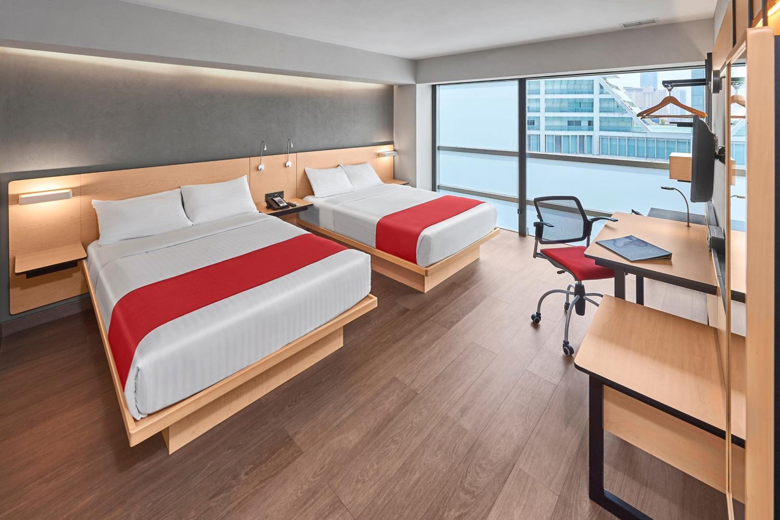 Double Room with Two Double Beds - Photo 9