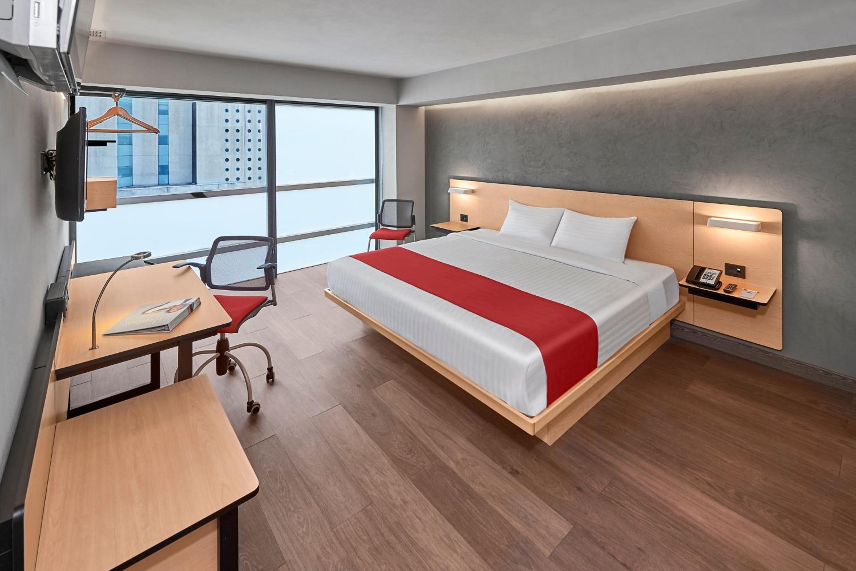 Superior King Room - Photo 1