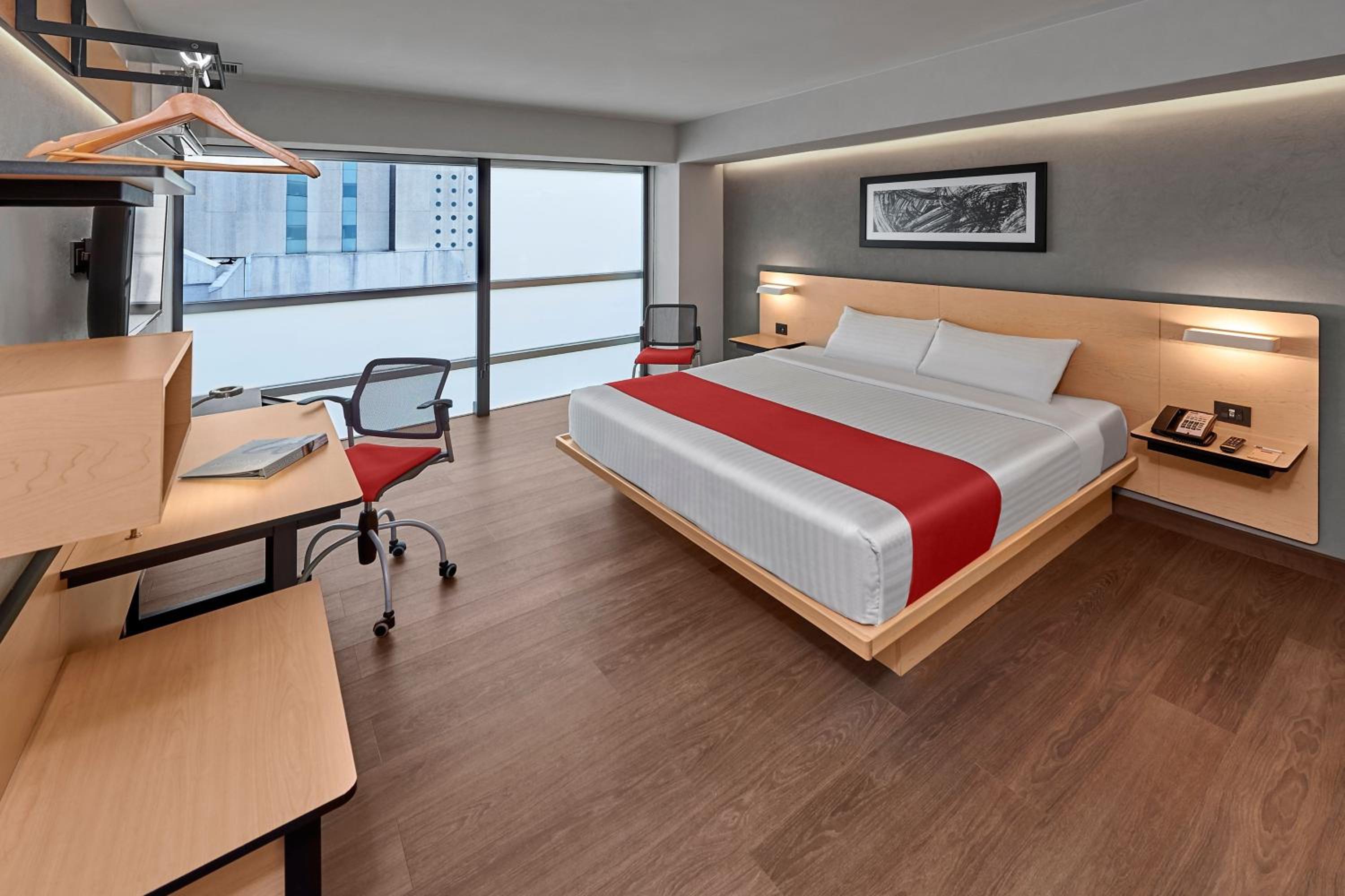 Superior King Room - Photo 2