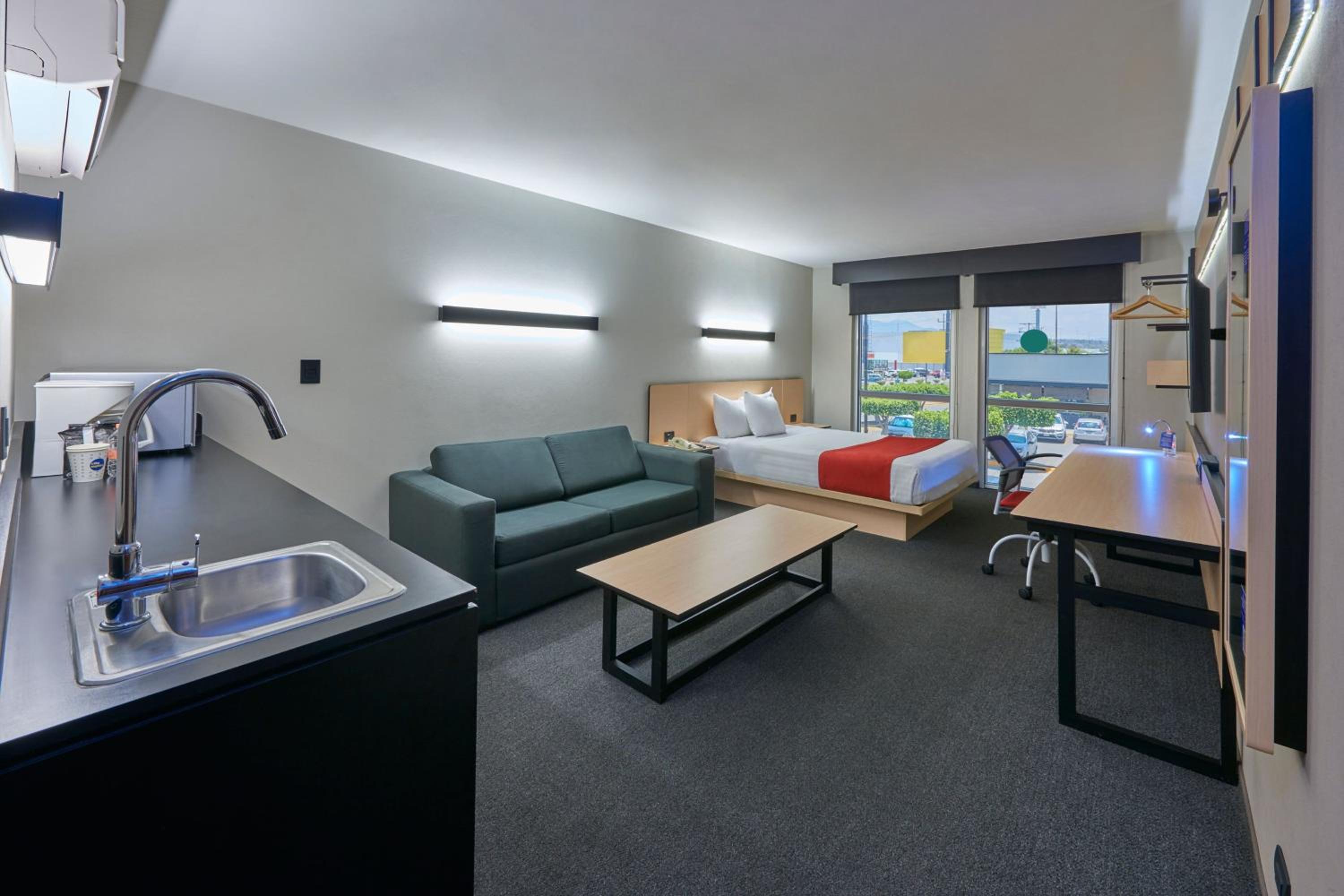 Superior Queen Room with Sofa Bed photo 1