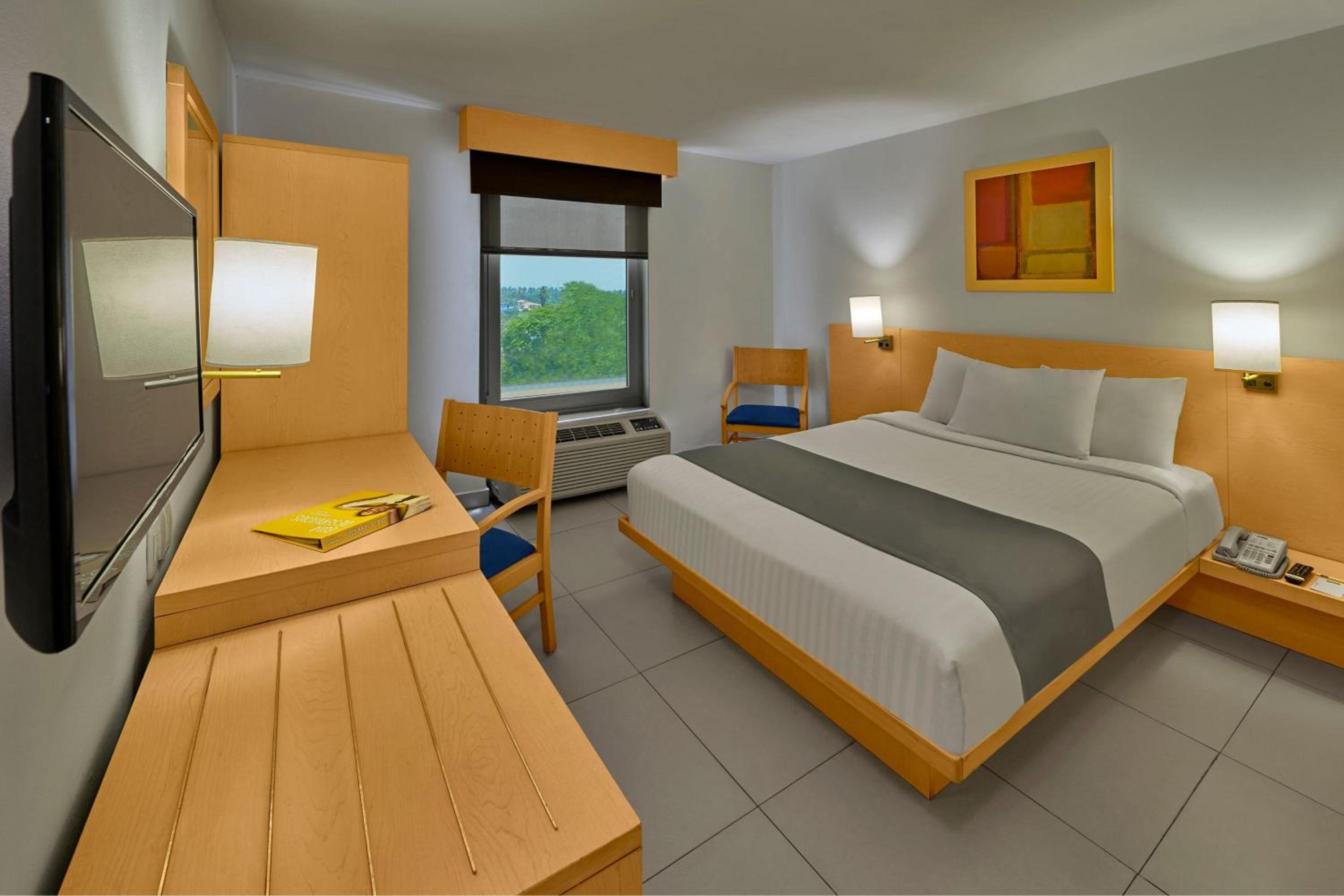 Queen Room - Photo 5