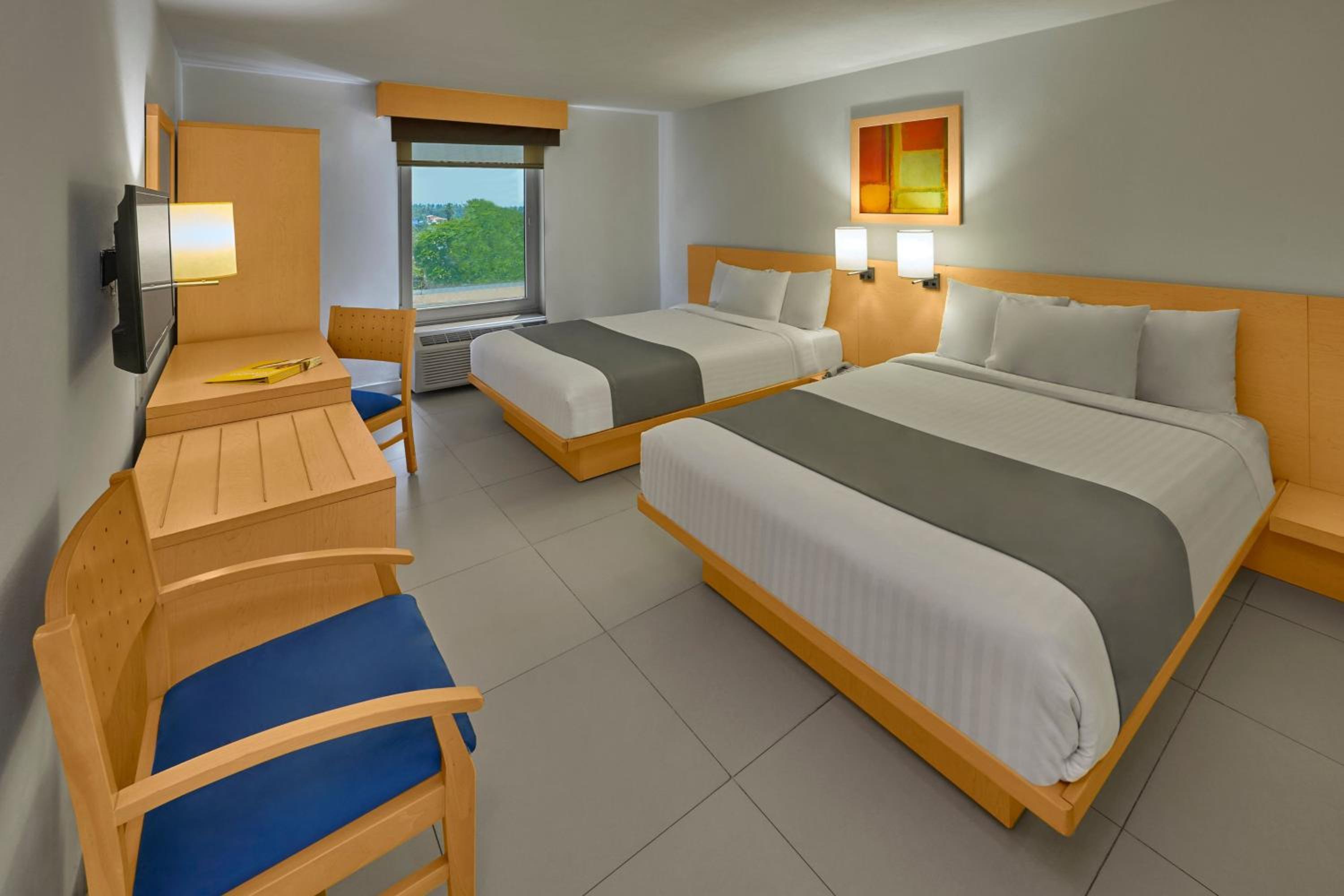Double Room with Two Double Beds - Photo 5