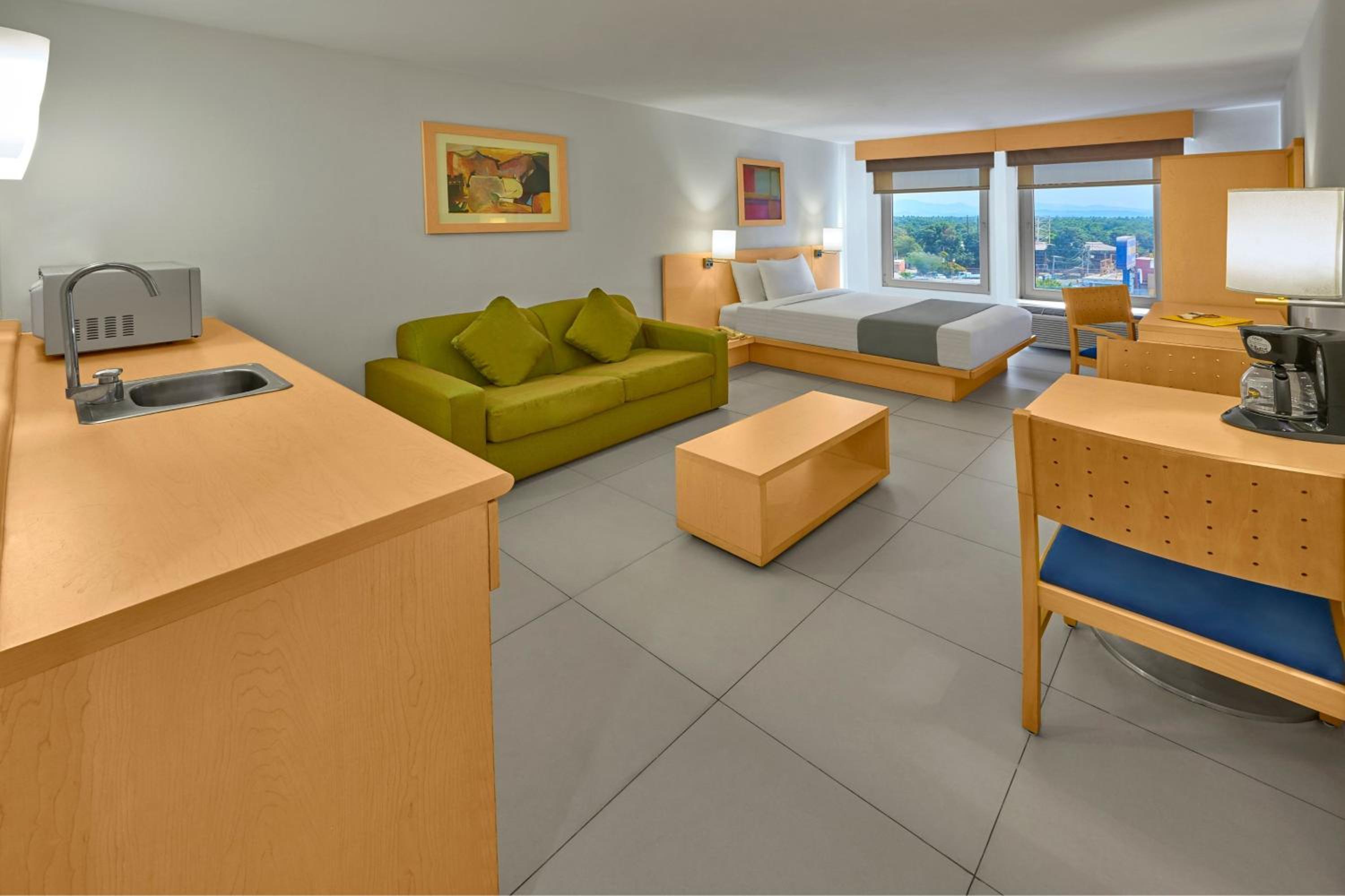 Queen Suite with Sofa Bed - Photo 4