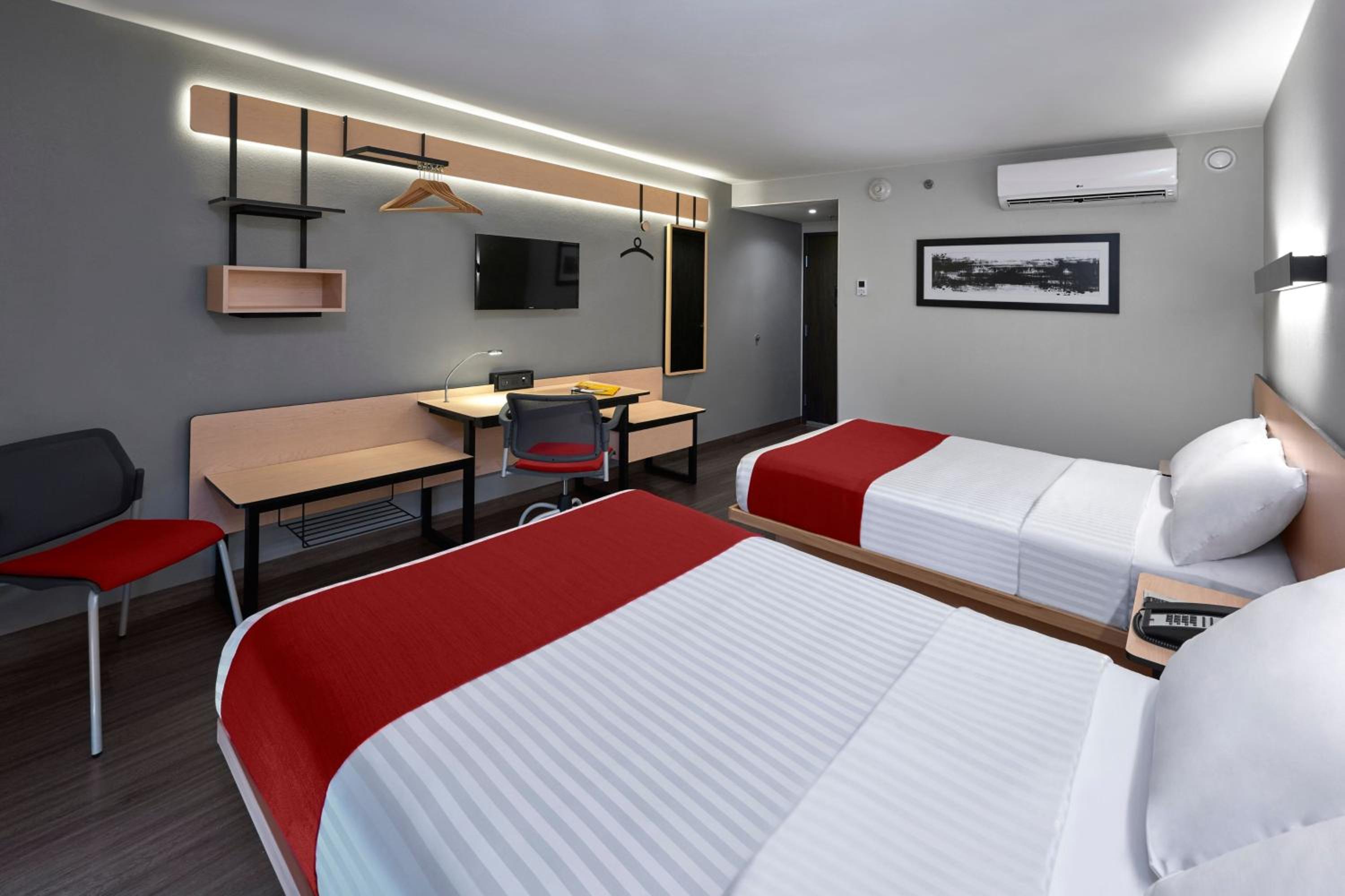 Double Room with Two Double Beds photo 3