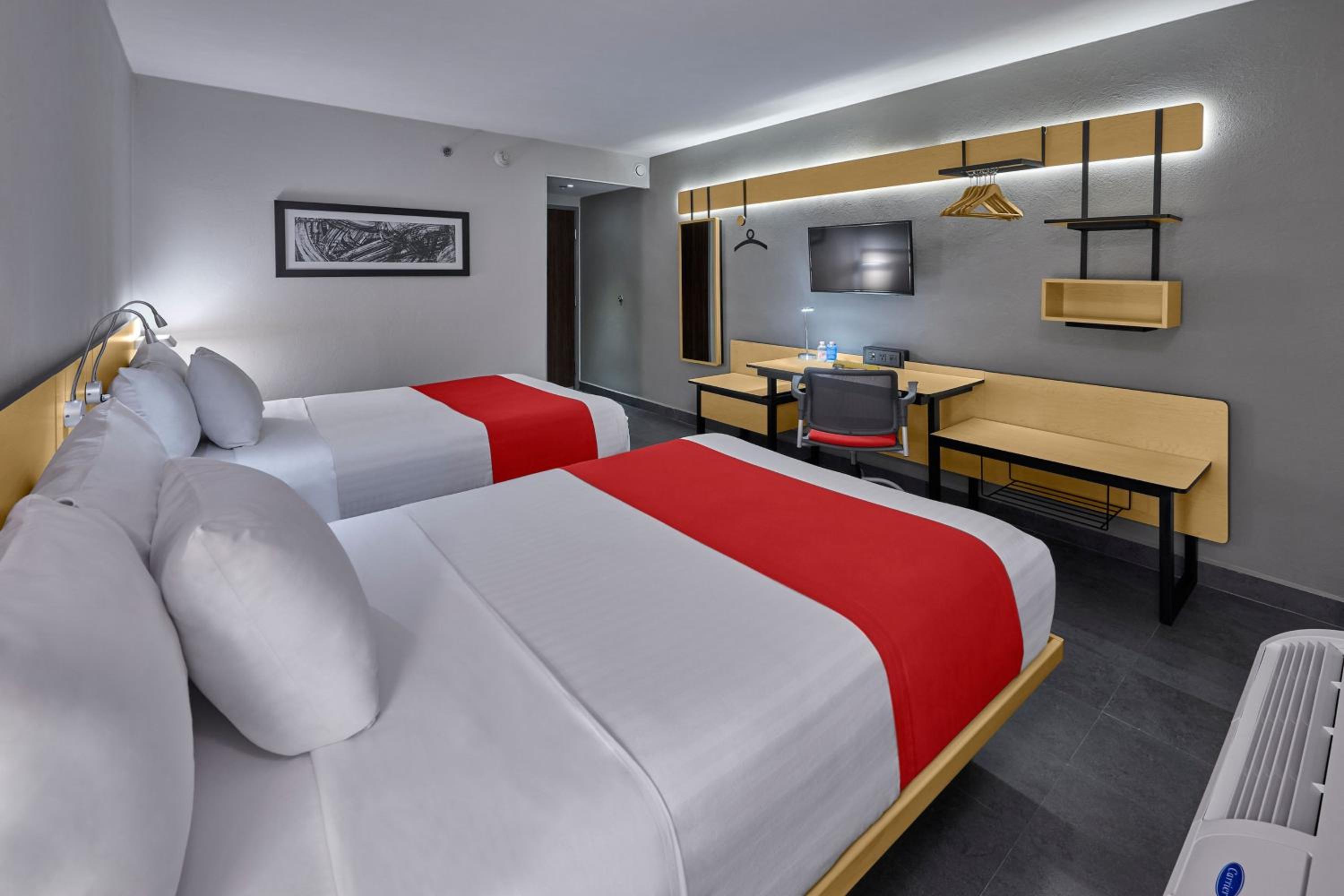 Double Room with Two Double Beds - Photo 1