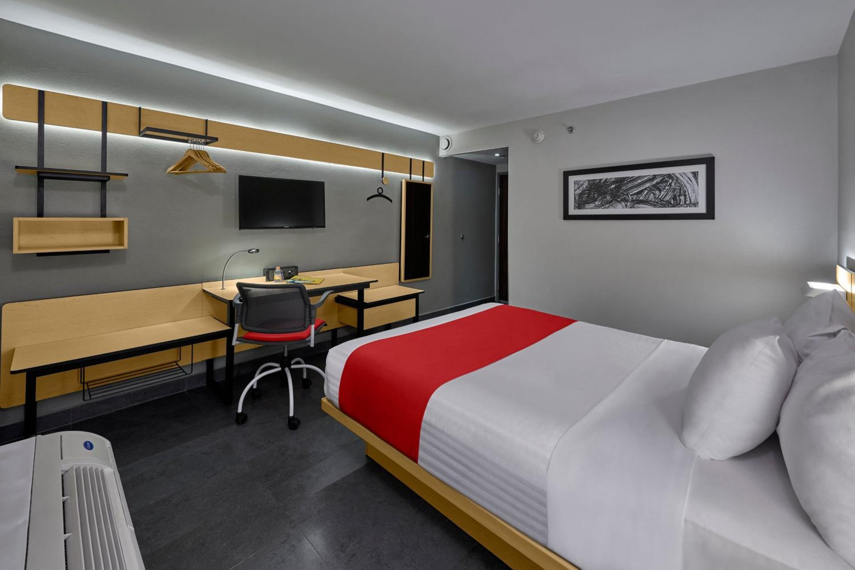 Queen Room - Photo 1