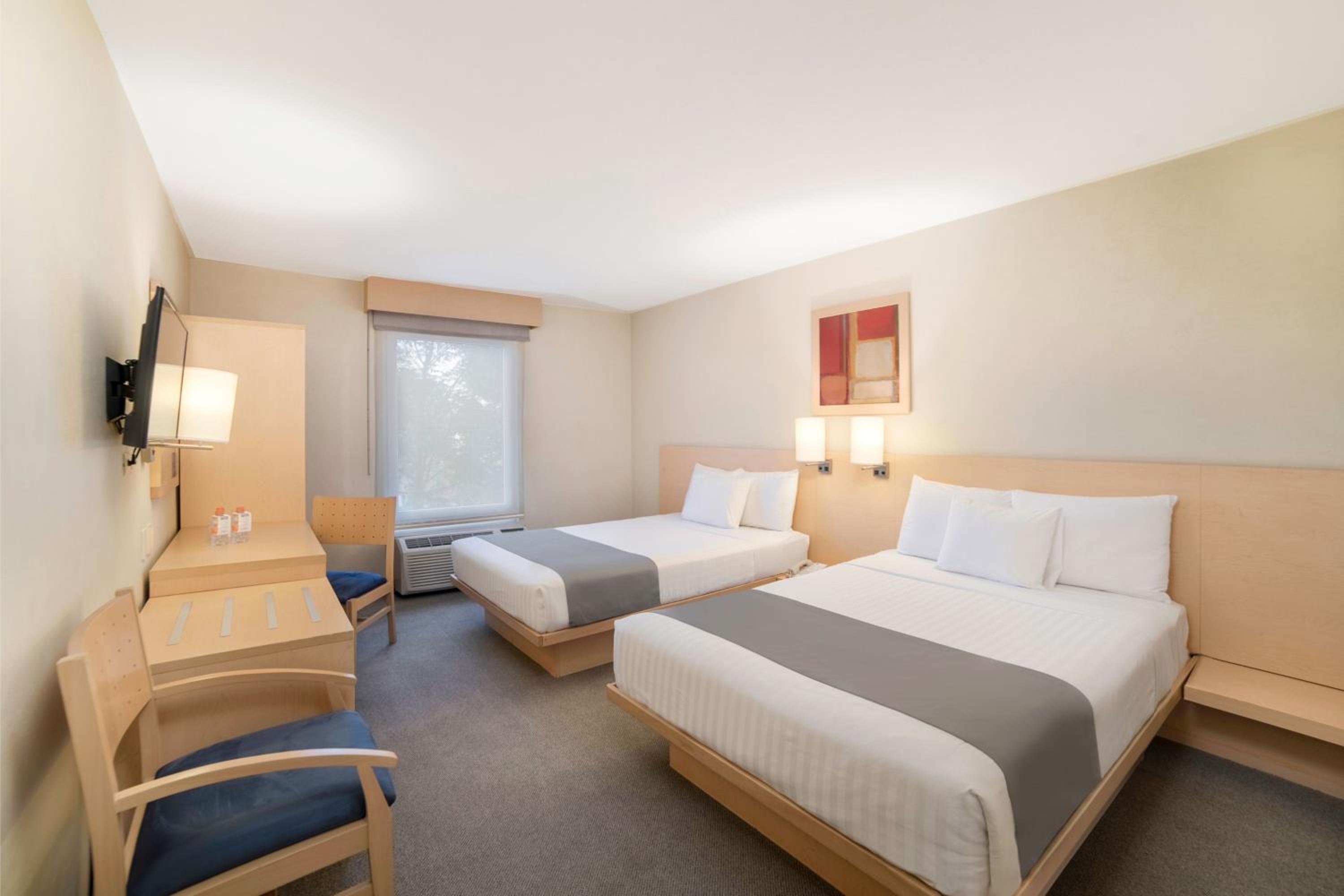 Double Room with Two Double Beds - Photo 5