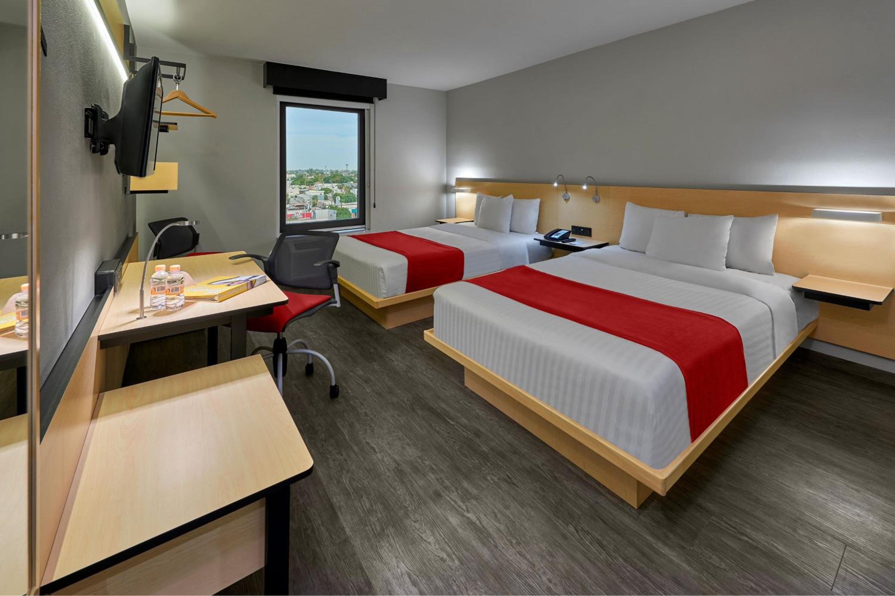 Double Room with Two Double Beds - Photo 6