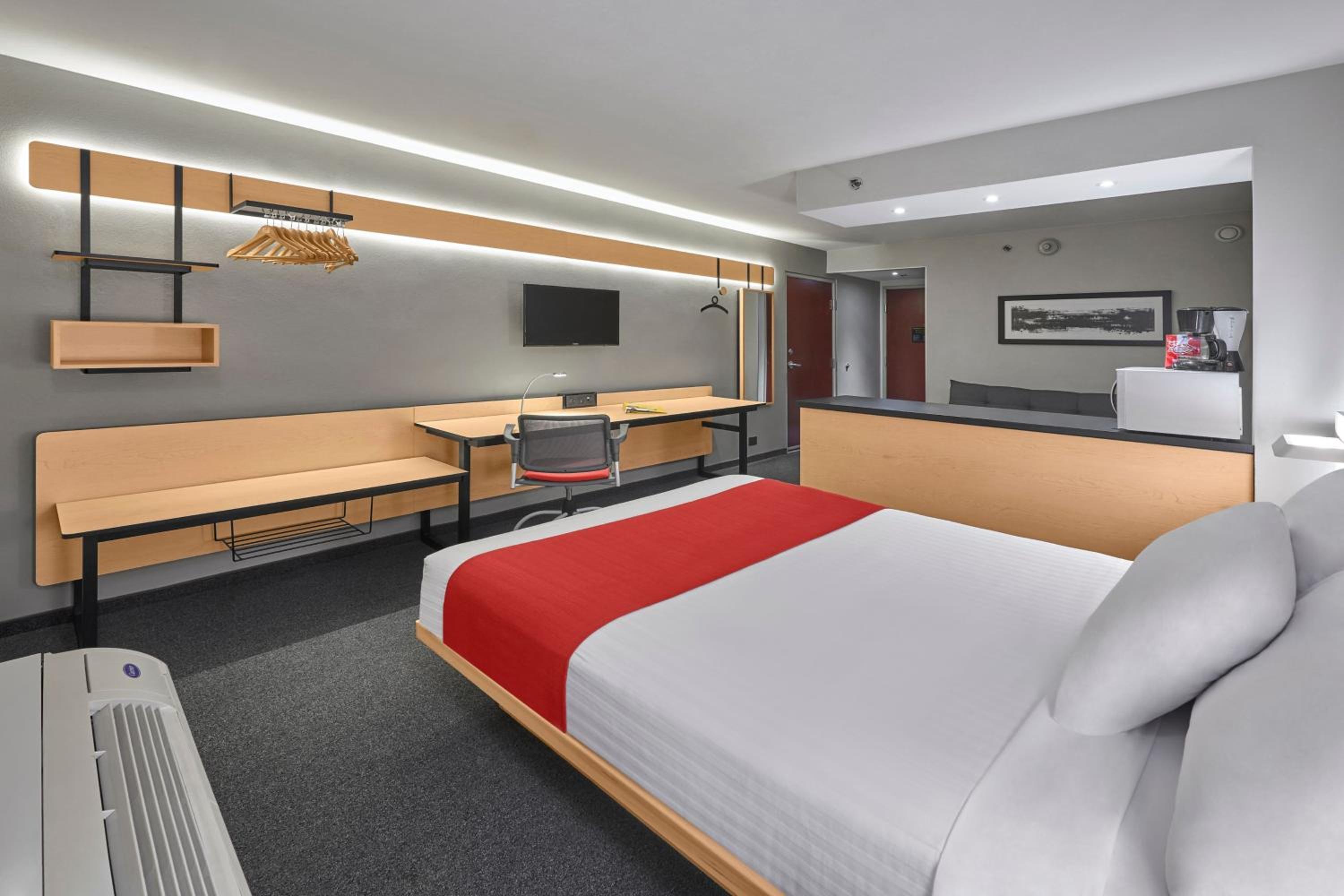 Queen Suite with Sofa Bed - Photo 1