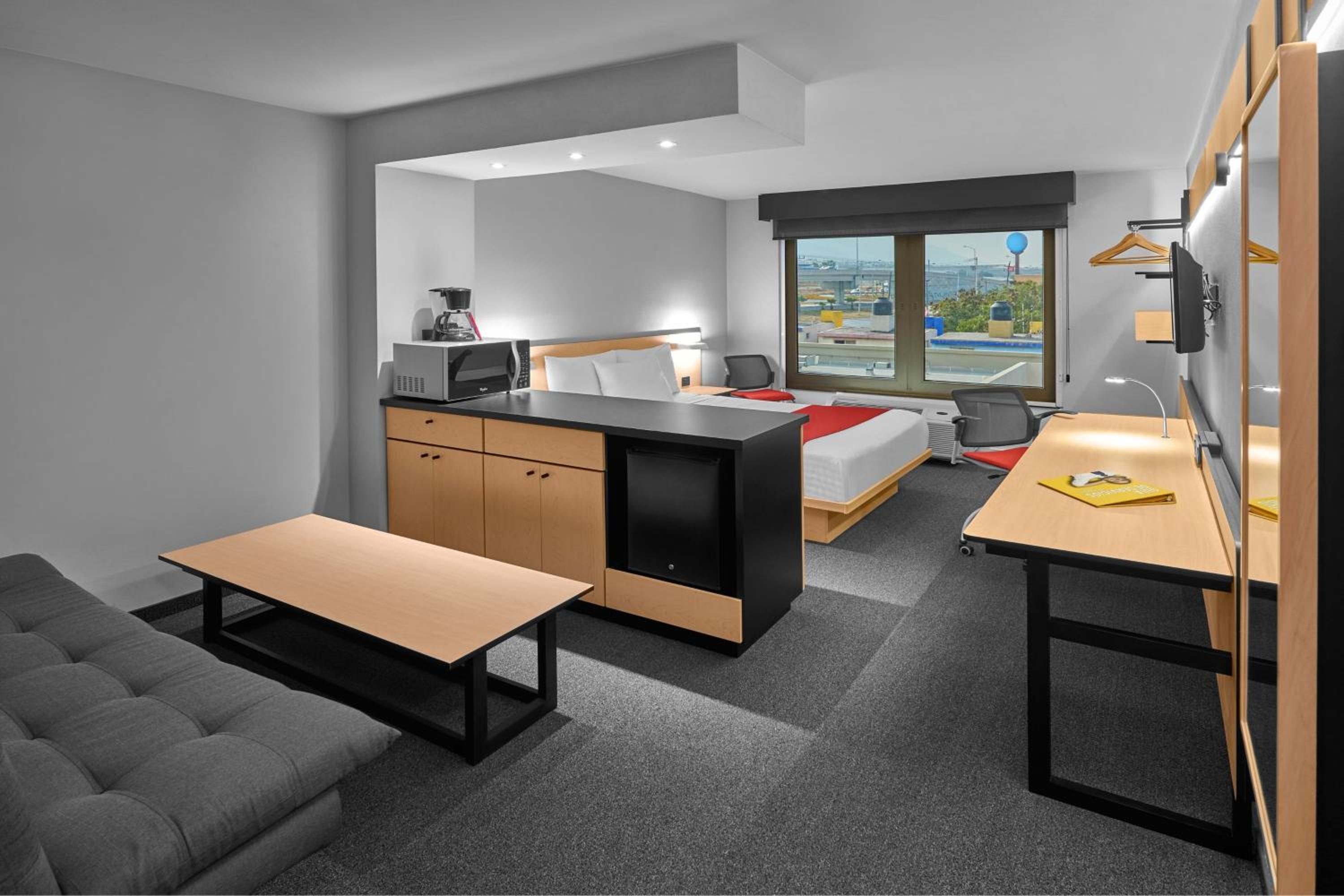 Queen Suite with Sofa Bed - Photo 3