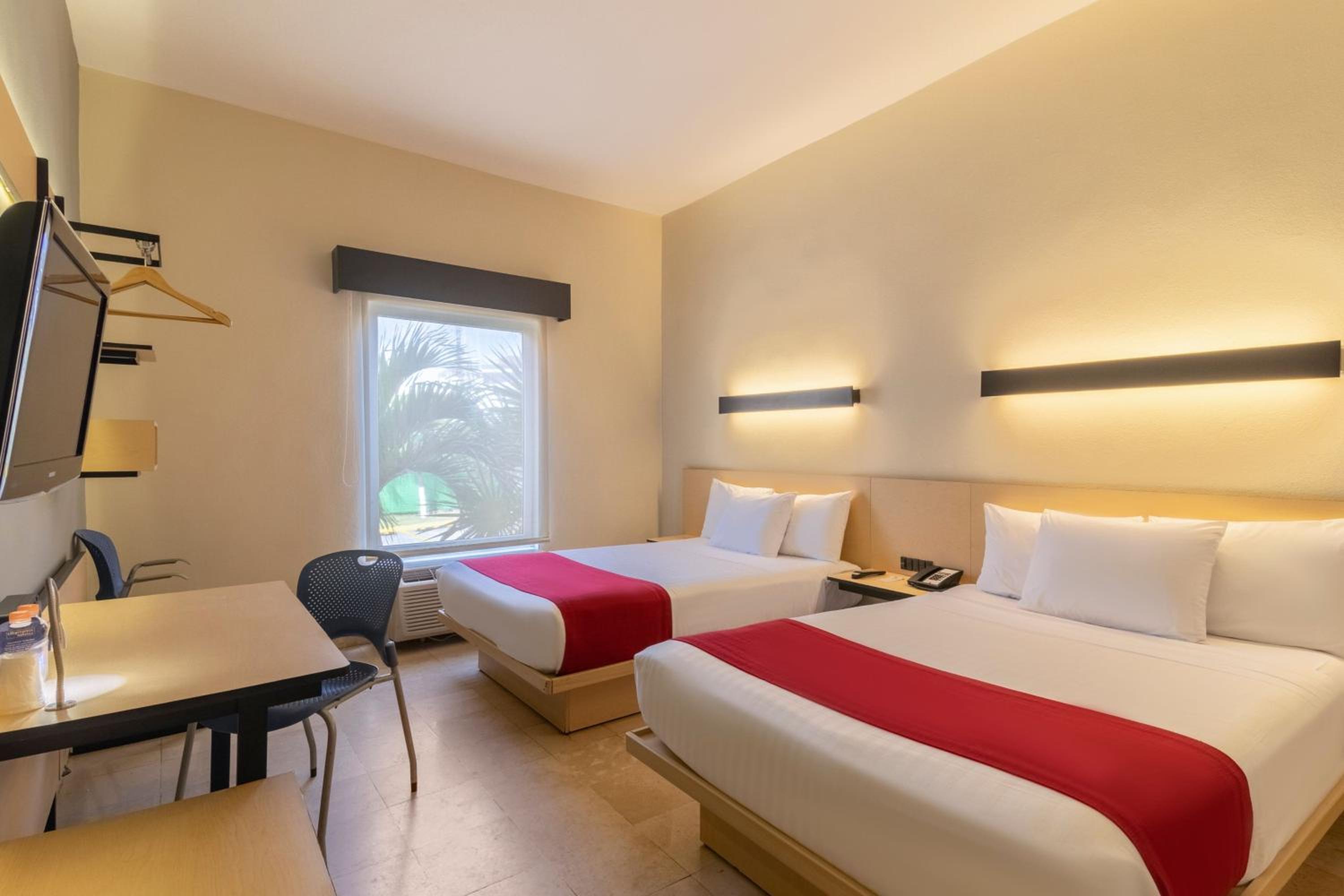 Double Room with Two Double Beds photo 1