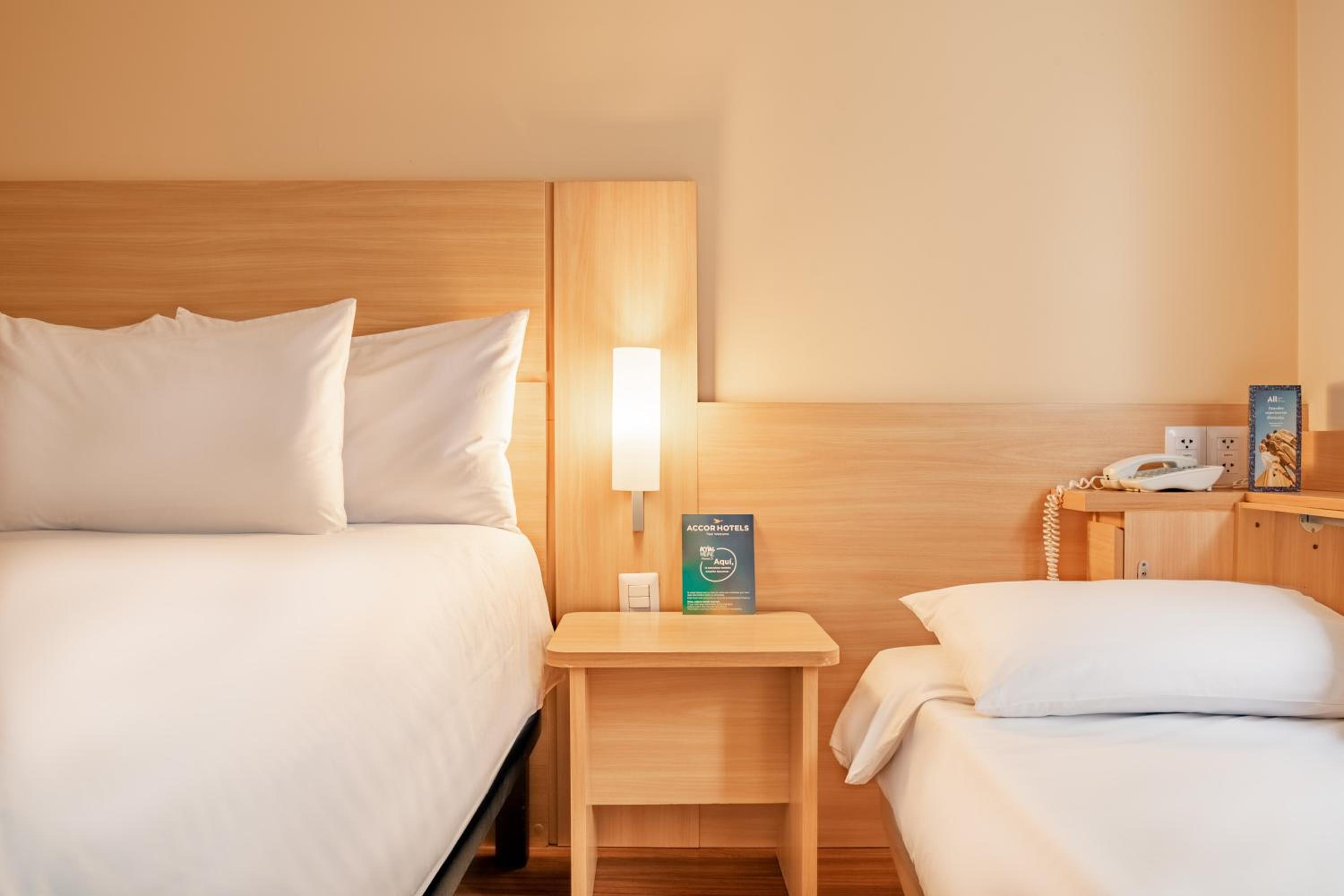 Standard Room with One Double Bed and One Single Bed - Photo 8