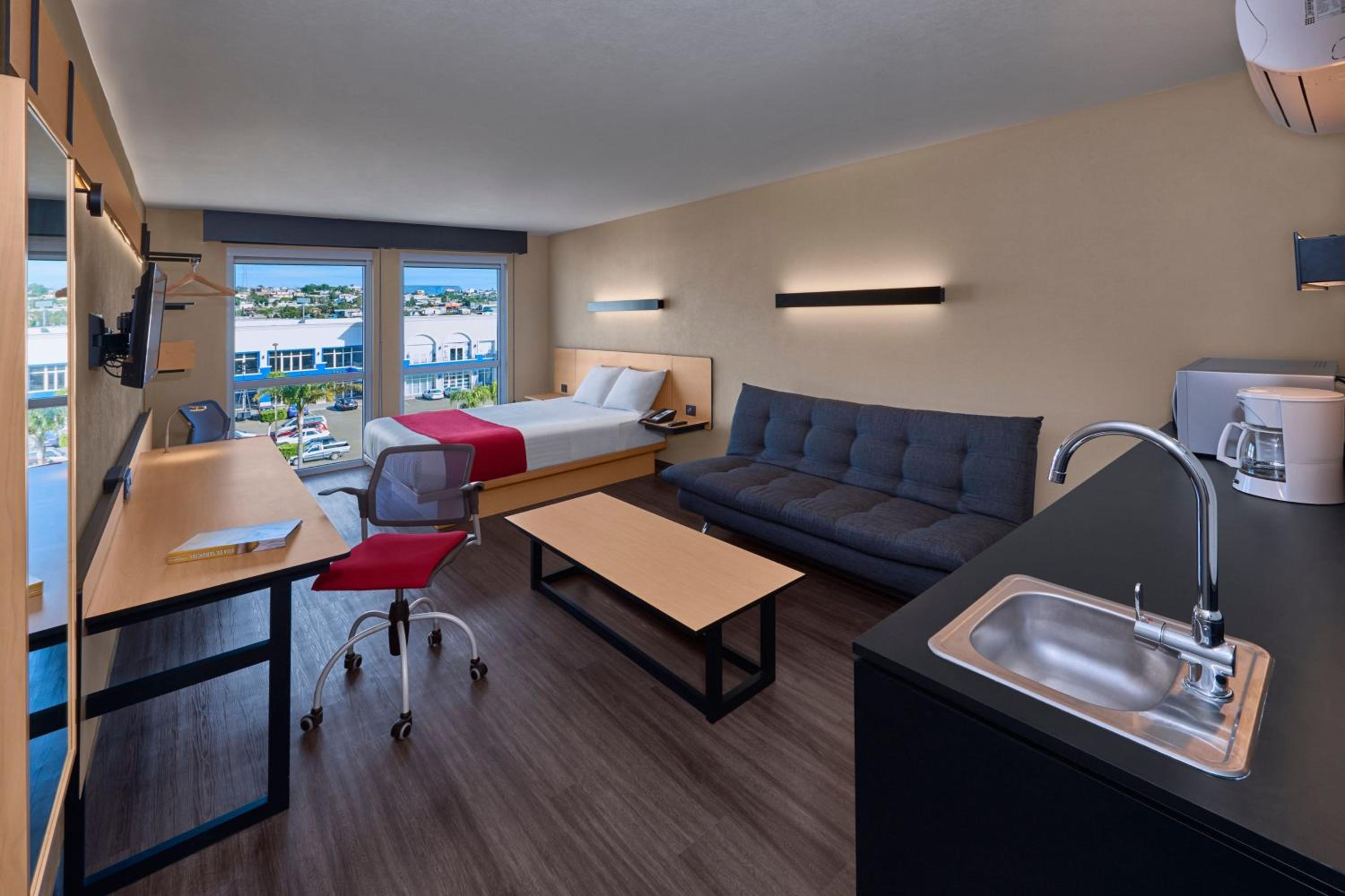 Superior Queen Room with Sofa Bed photo 1
