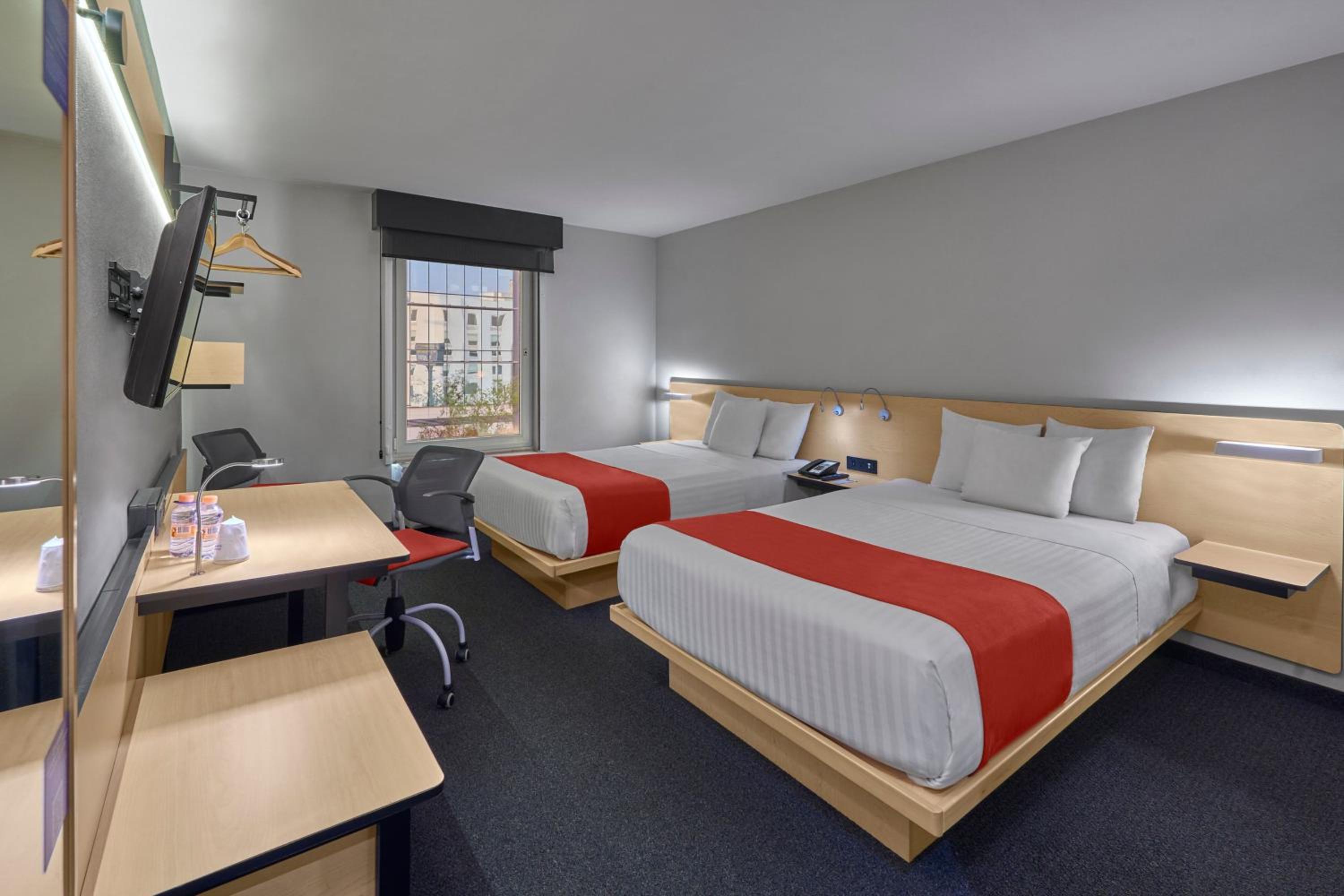 Double Room with Two Double Beds - Photo 3