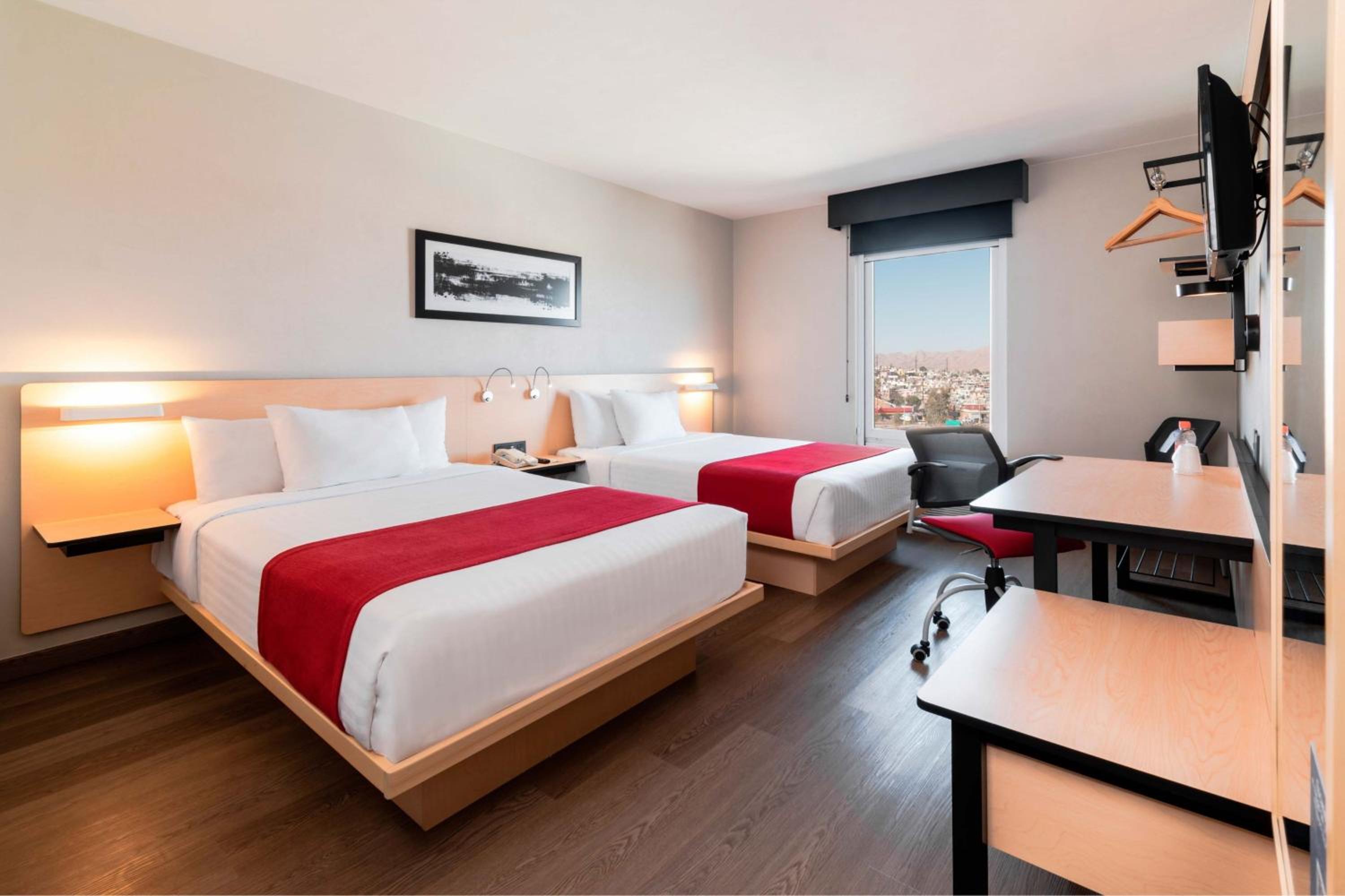 Double Room with Two Double Beds - Photo 1