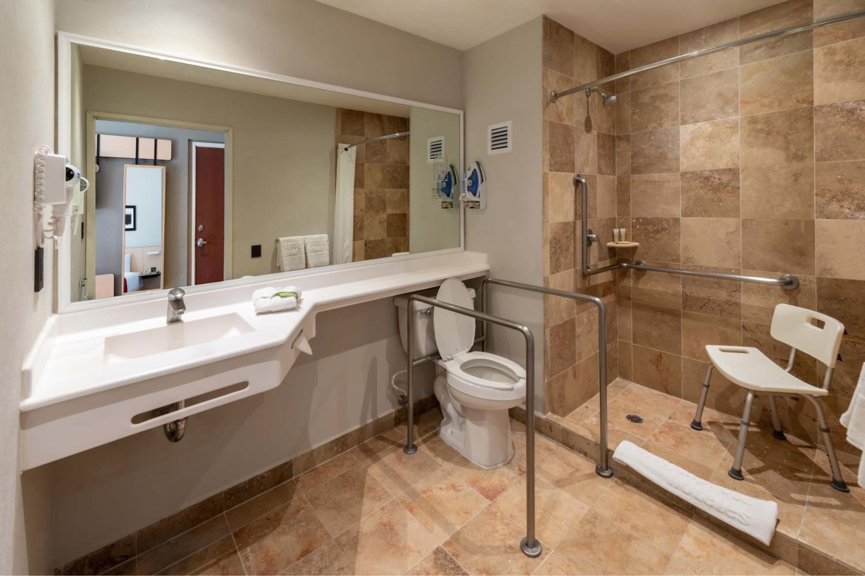 Queen Room - Photo 3