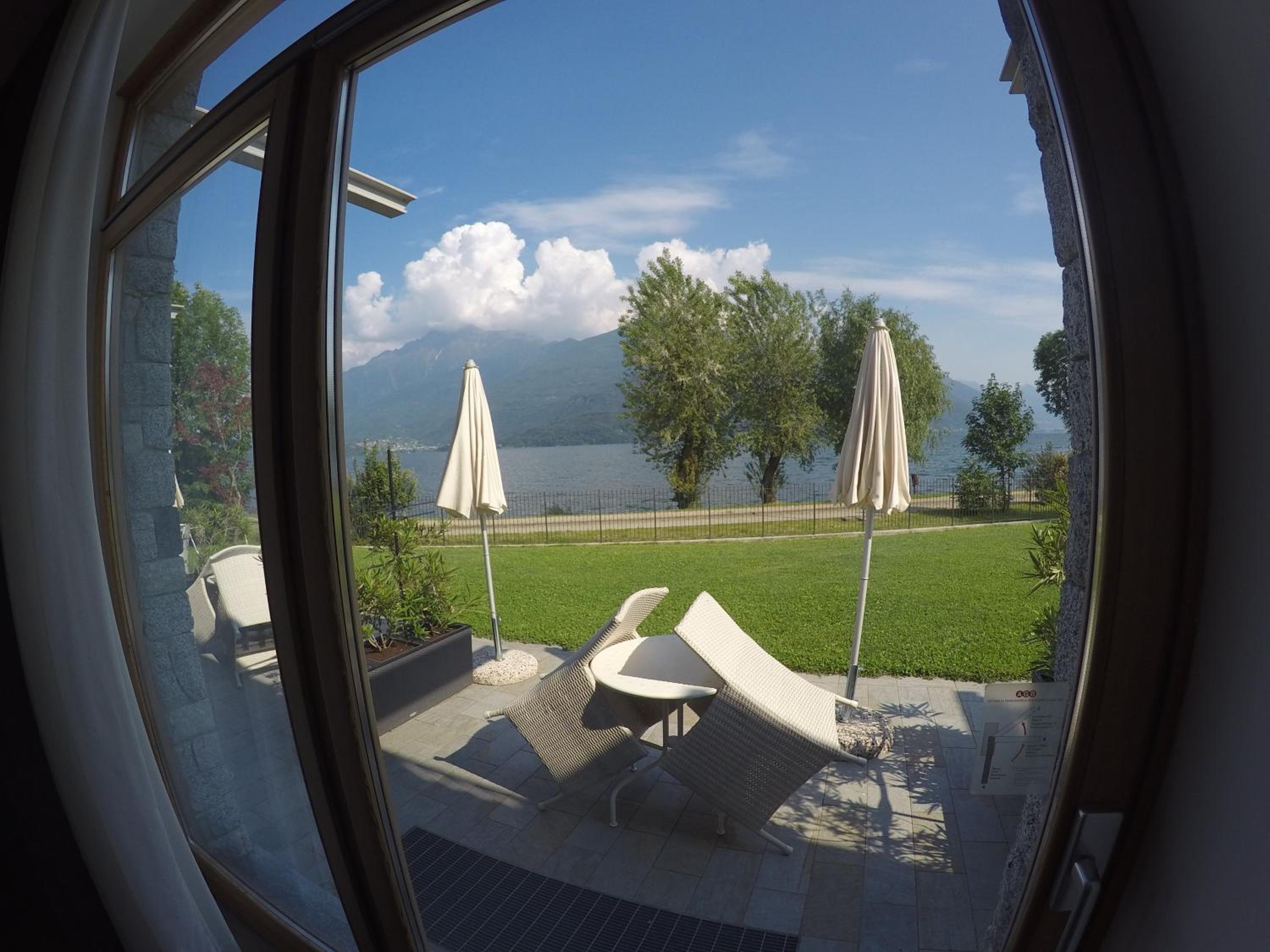 Superior Double or Twin Room with Frontal Lake View photo 2
