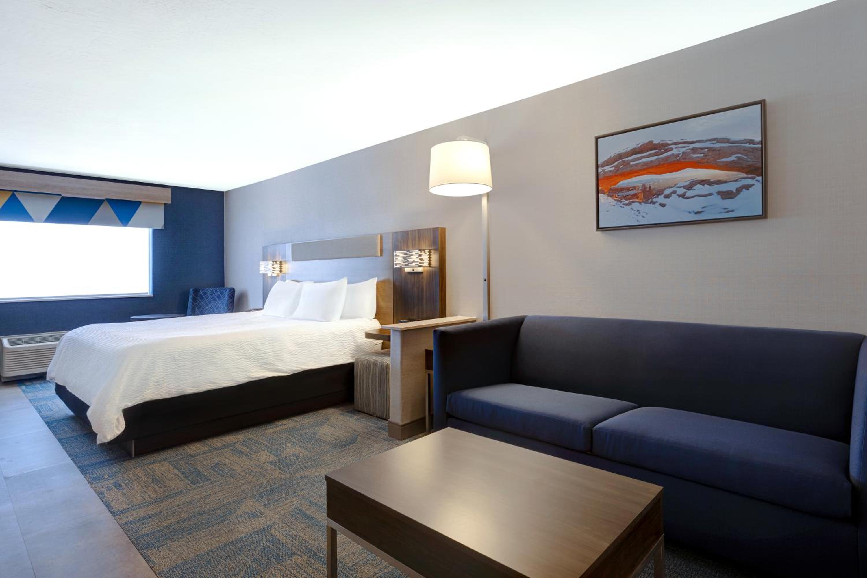 King Suite with Sofa Bed - Photo 7