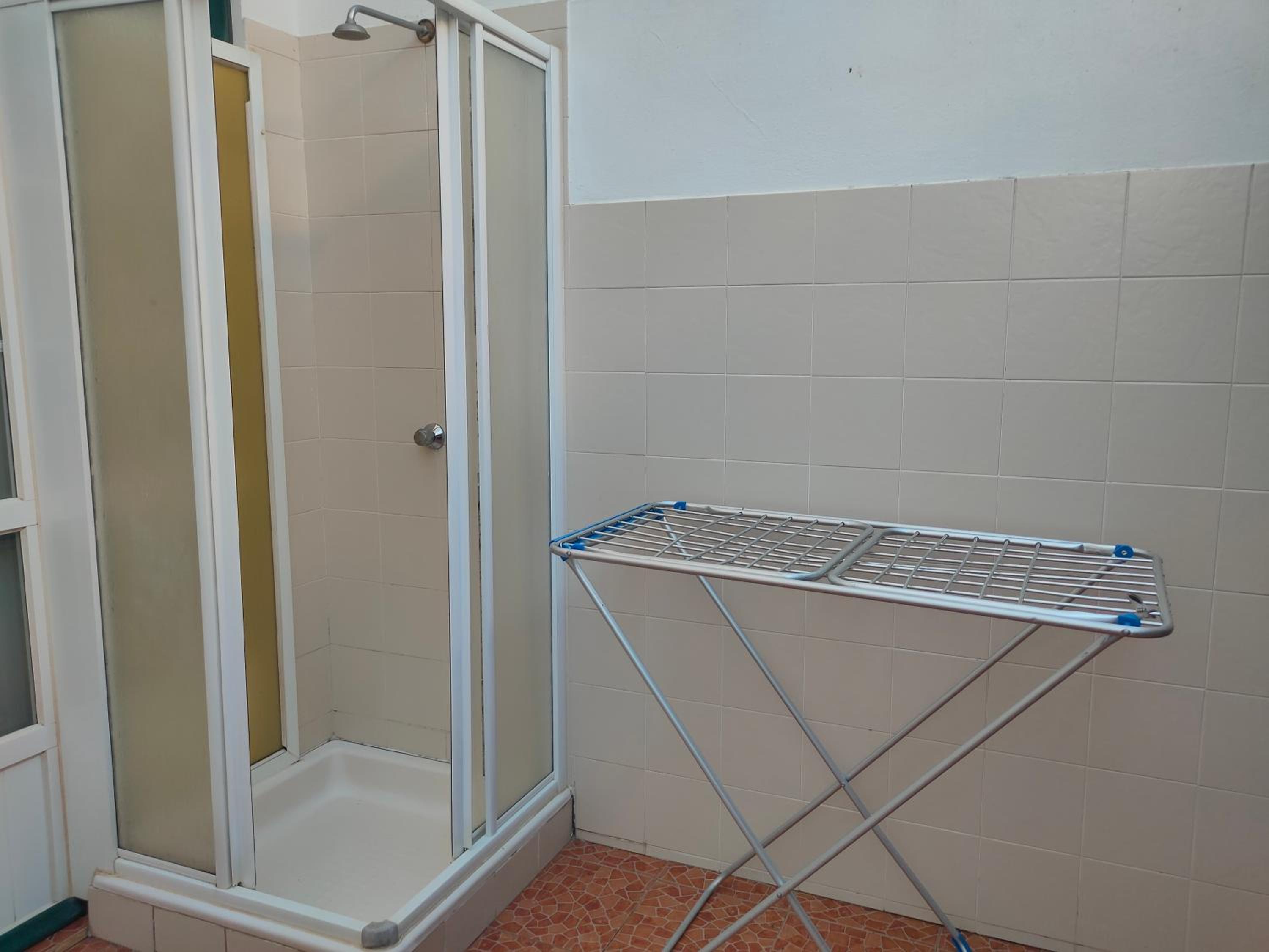 Two-Bedroom House - Photo 4