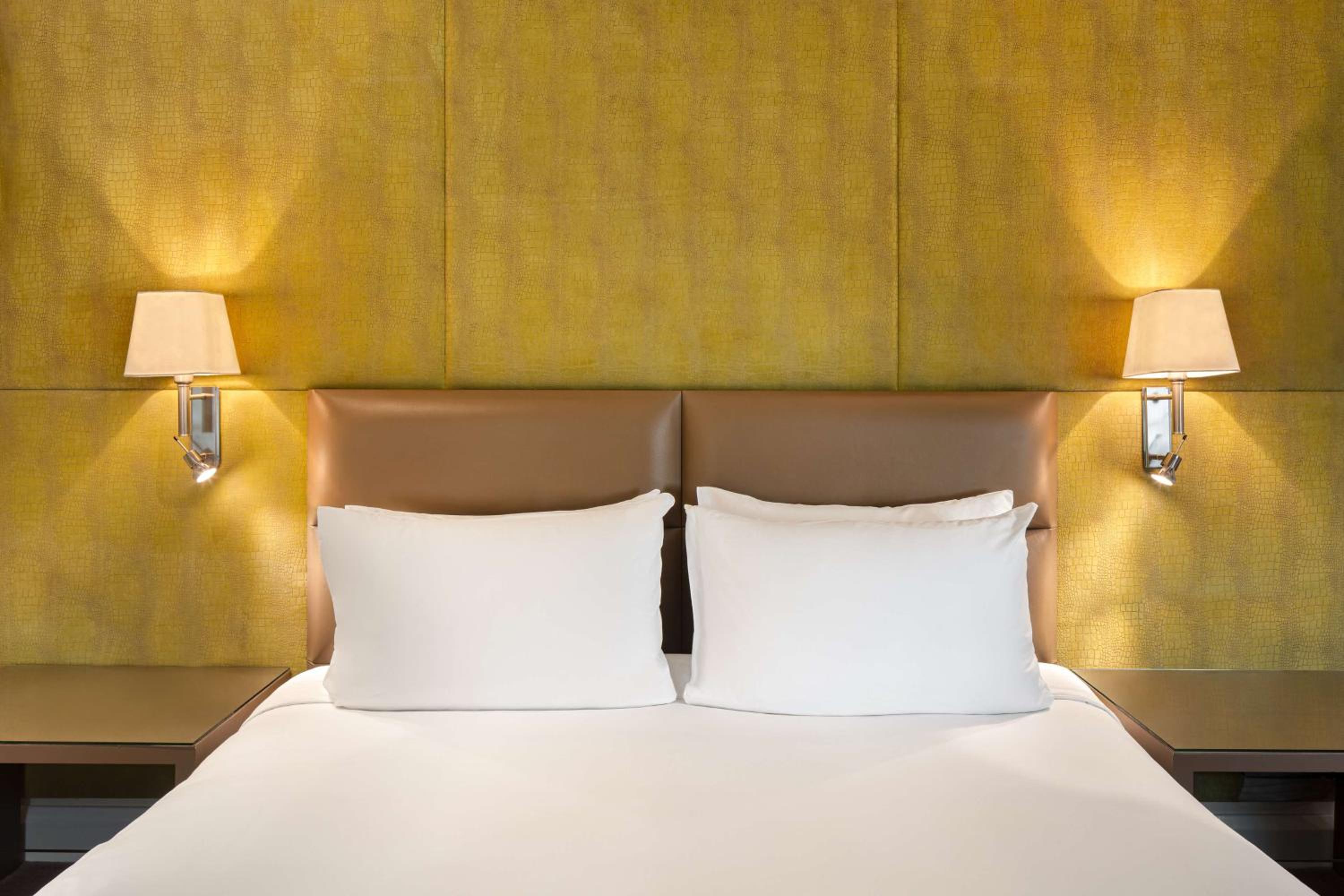Collection Deluxe Room