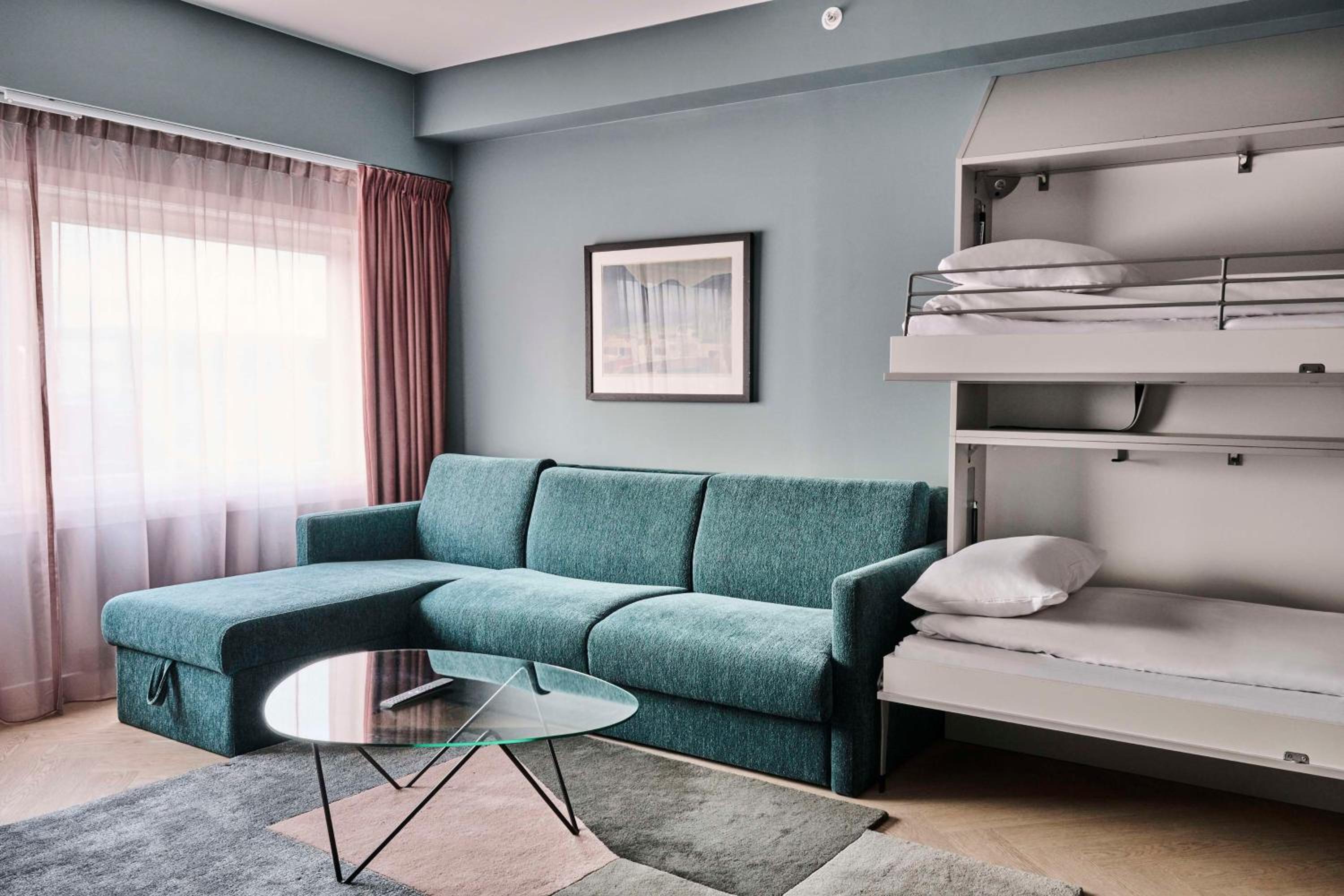 Junior Suite with Harbor View - Photo 4