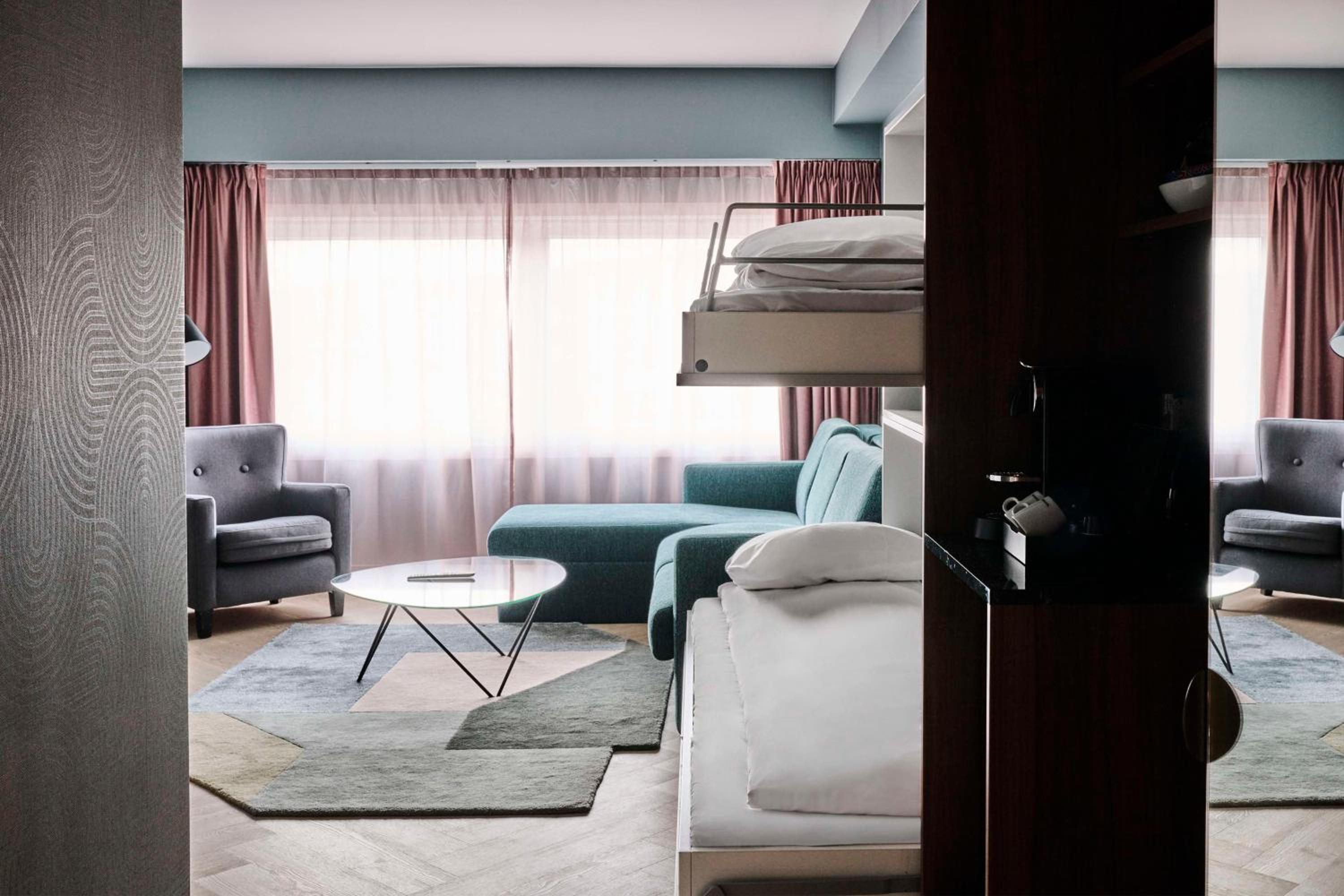 Junior Suite with Harbor View - Photo 1