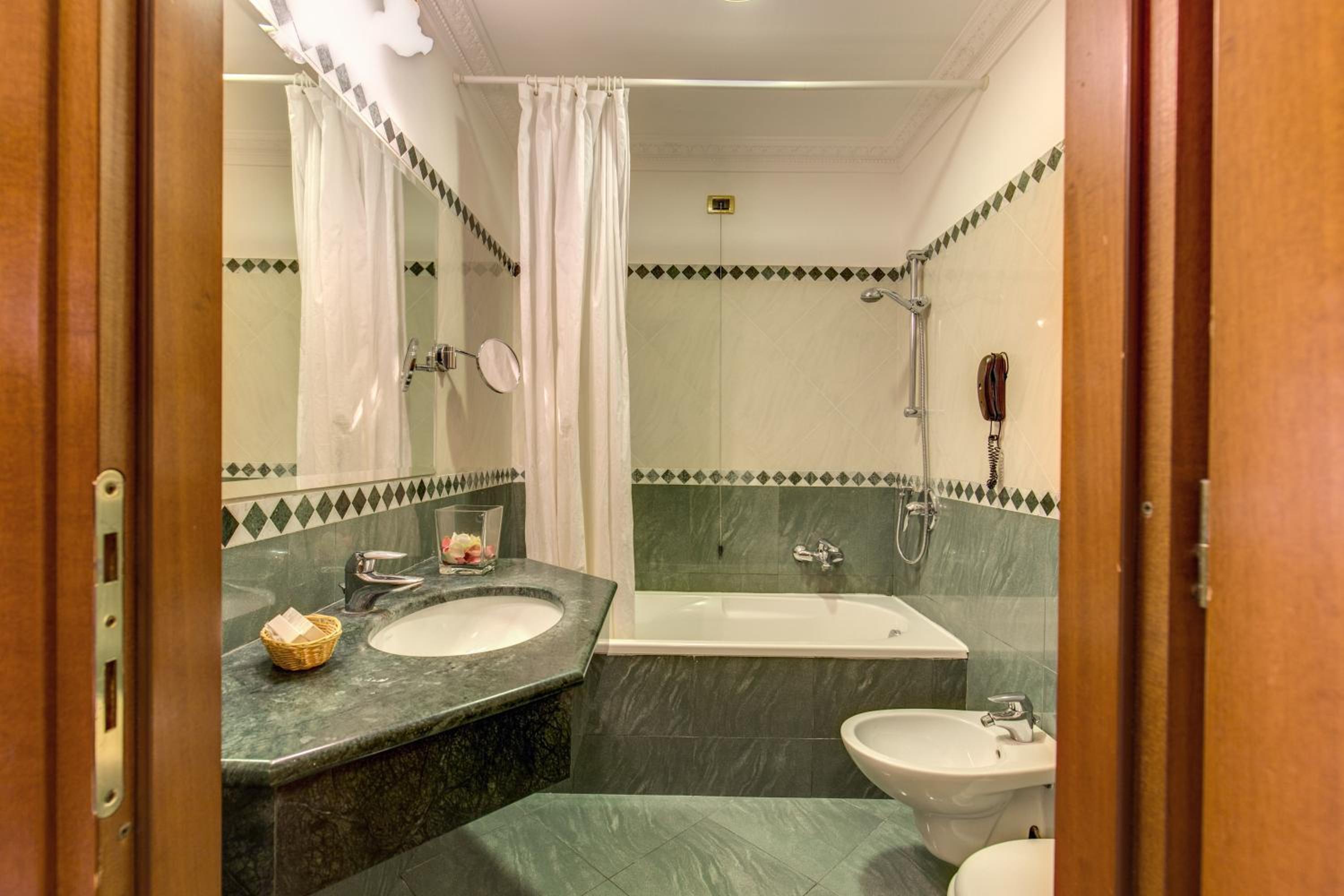 Double or Twin Room thumbnail 6