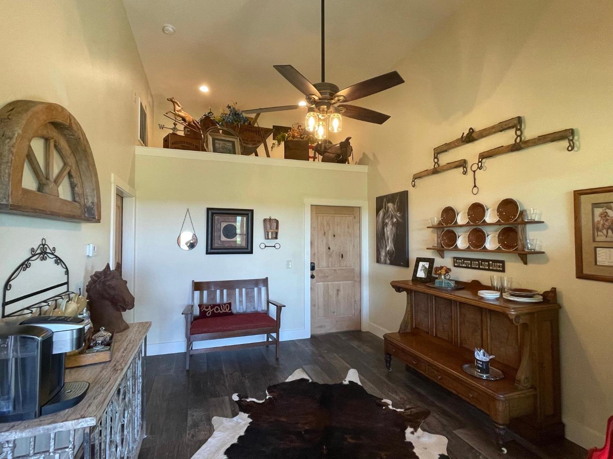 King Suite with Balcony photo 1