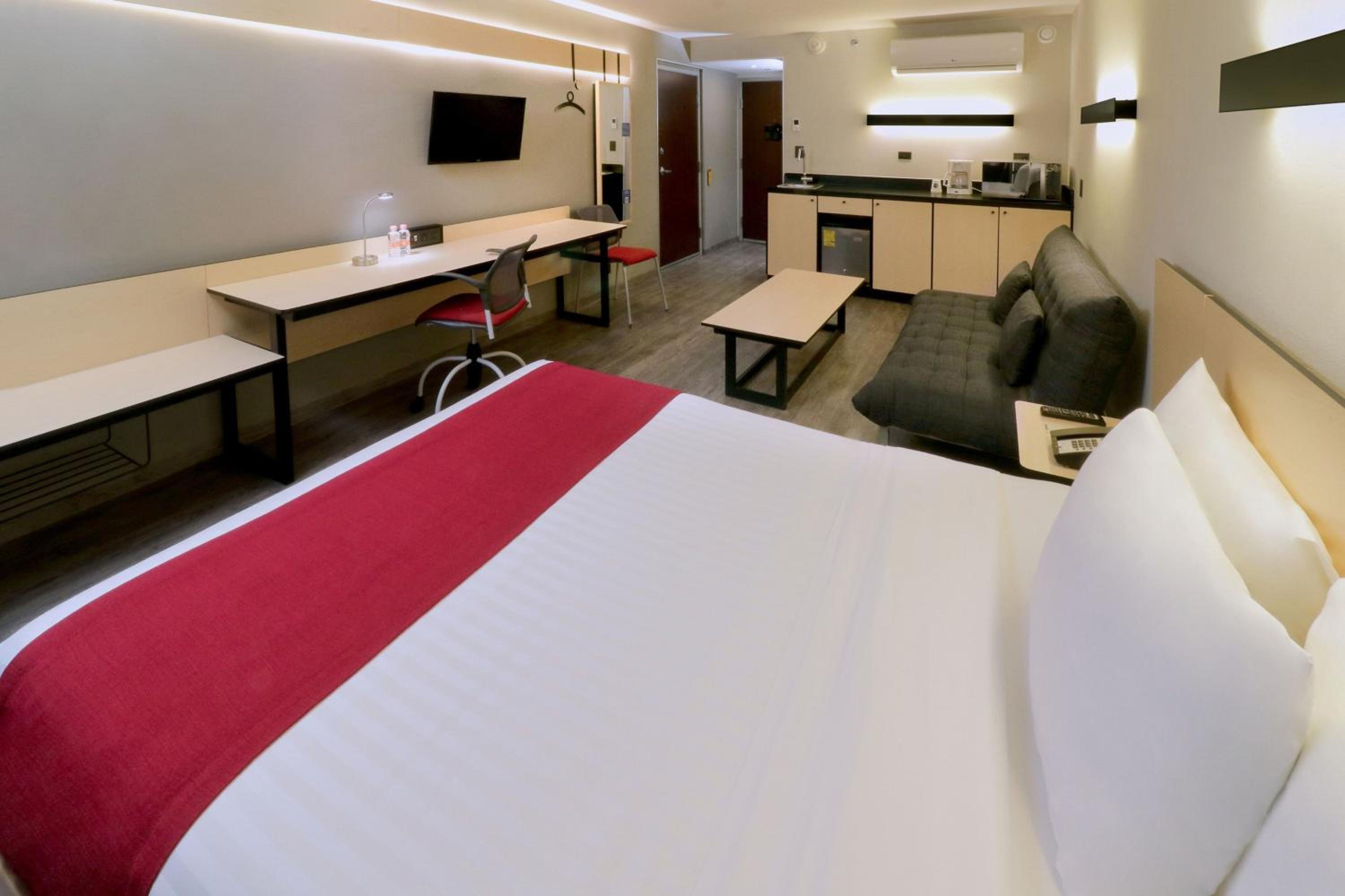 Superior Queen Room with Sofa Bed photo 1