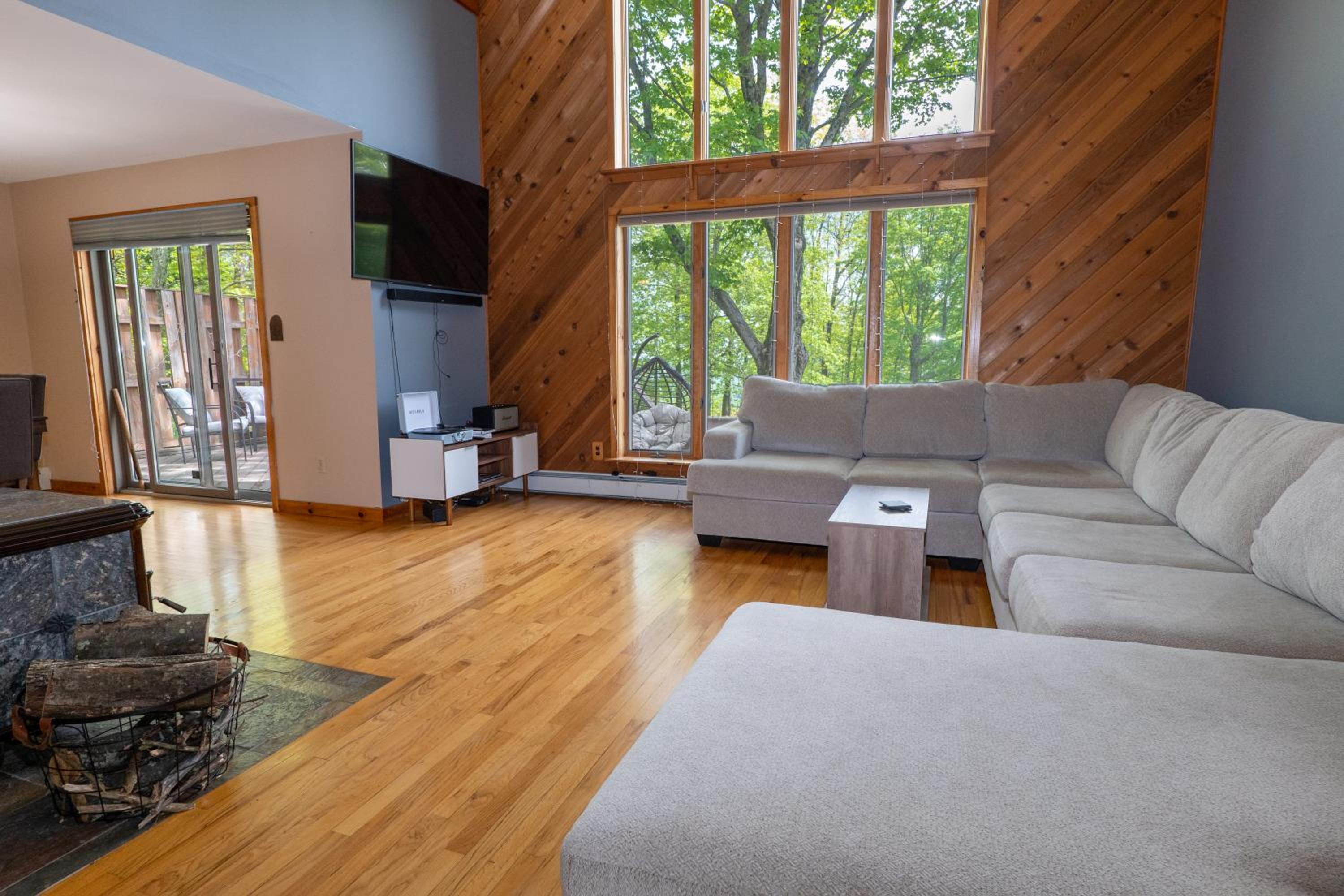 Three-Bedroom House photo 1