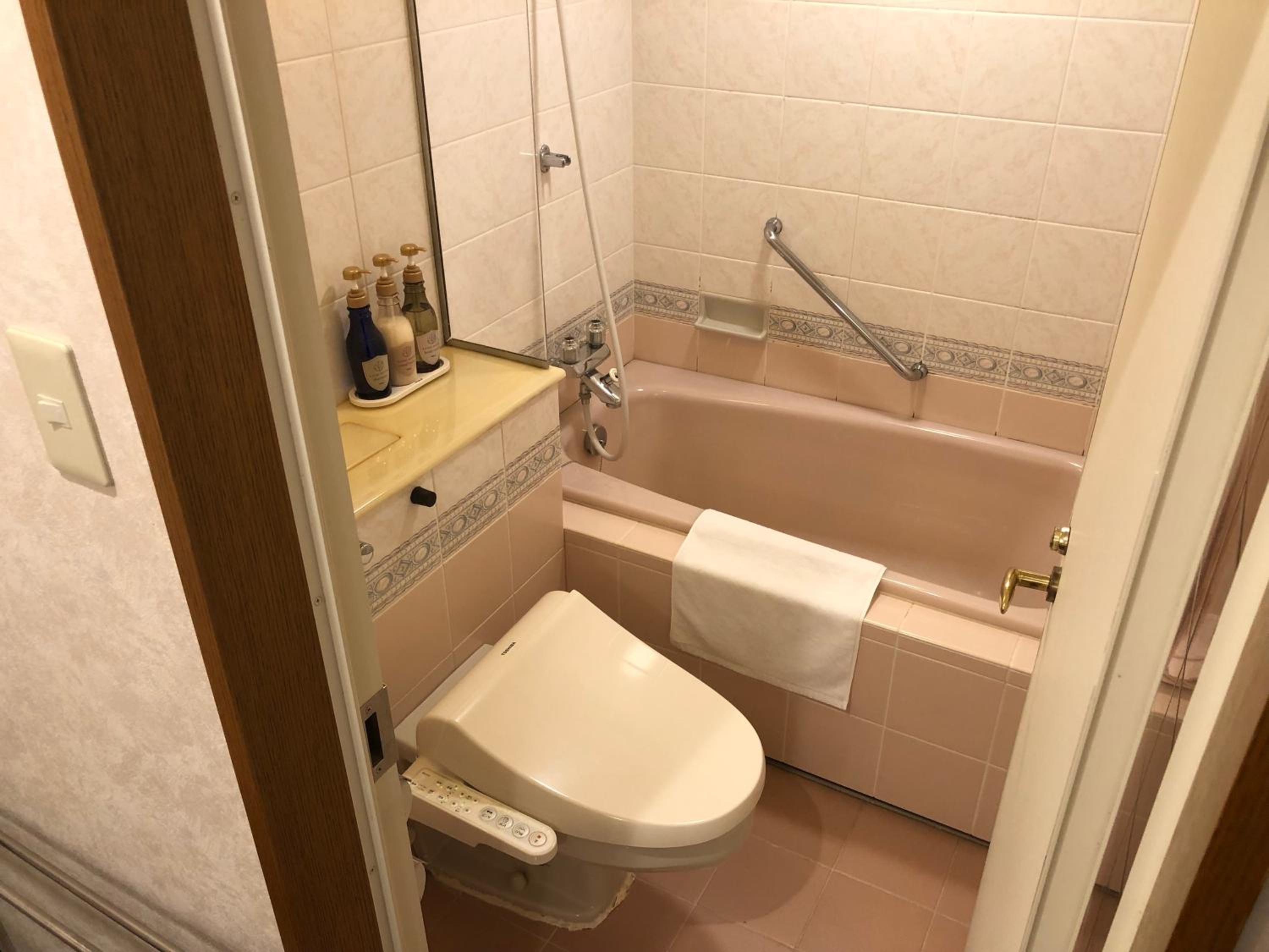 Standard Twin Room - Non-Smoking