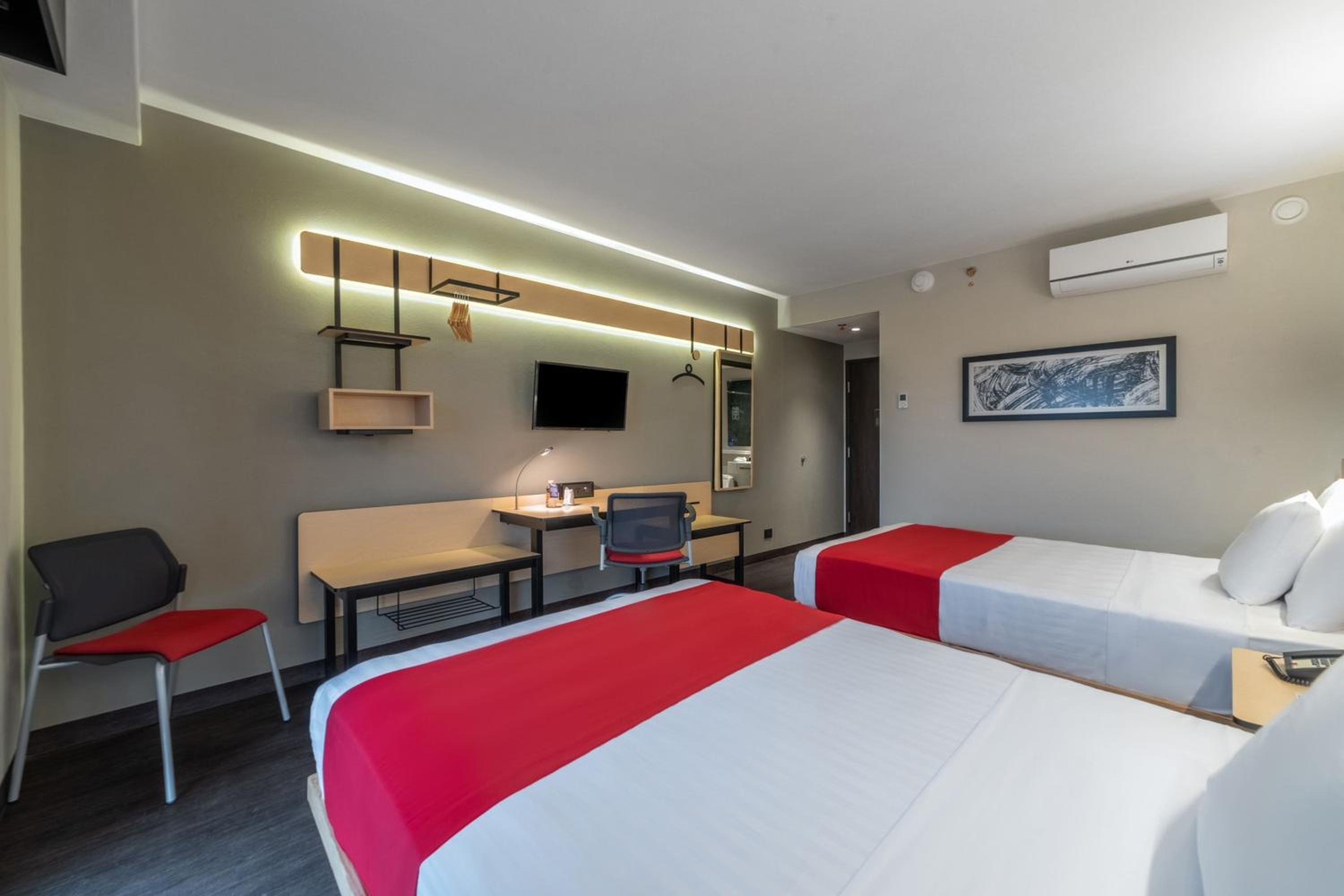 Double Room with Two Double Beds - Photo 1