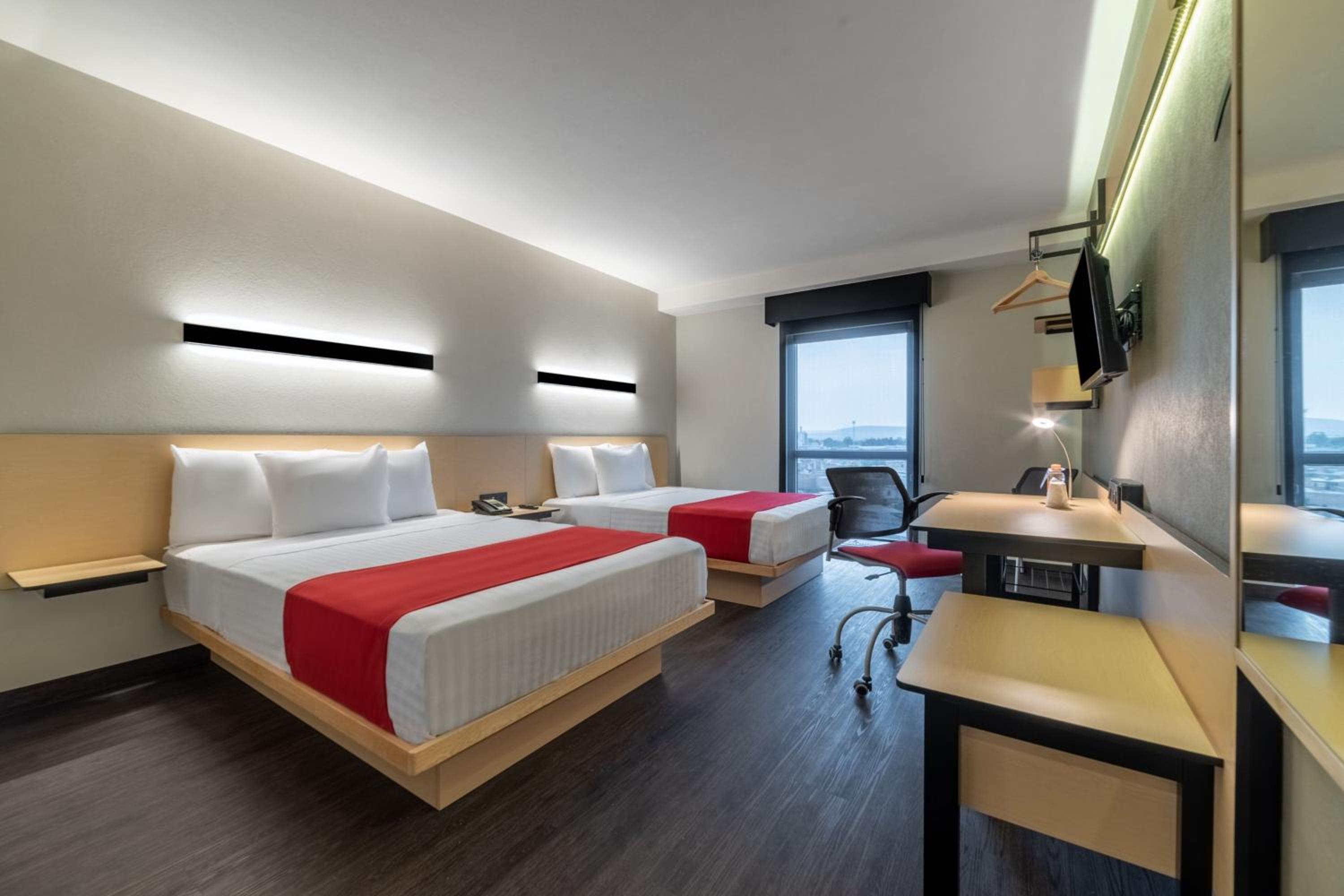 Double Room with Two Double Beds - Photo 4