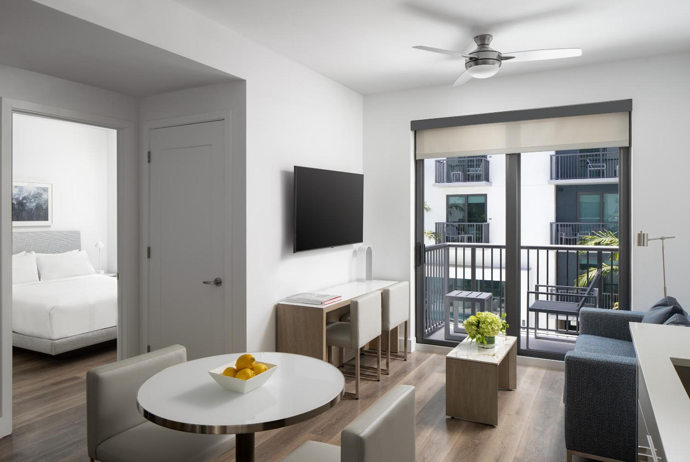 One-Bedroom Suite Accessible - Photo 2
