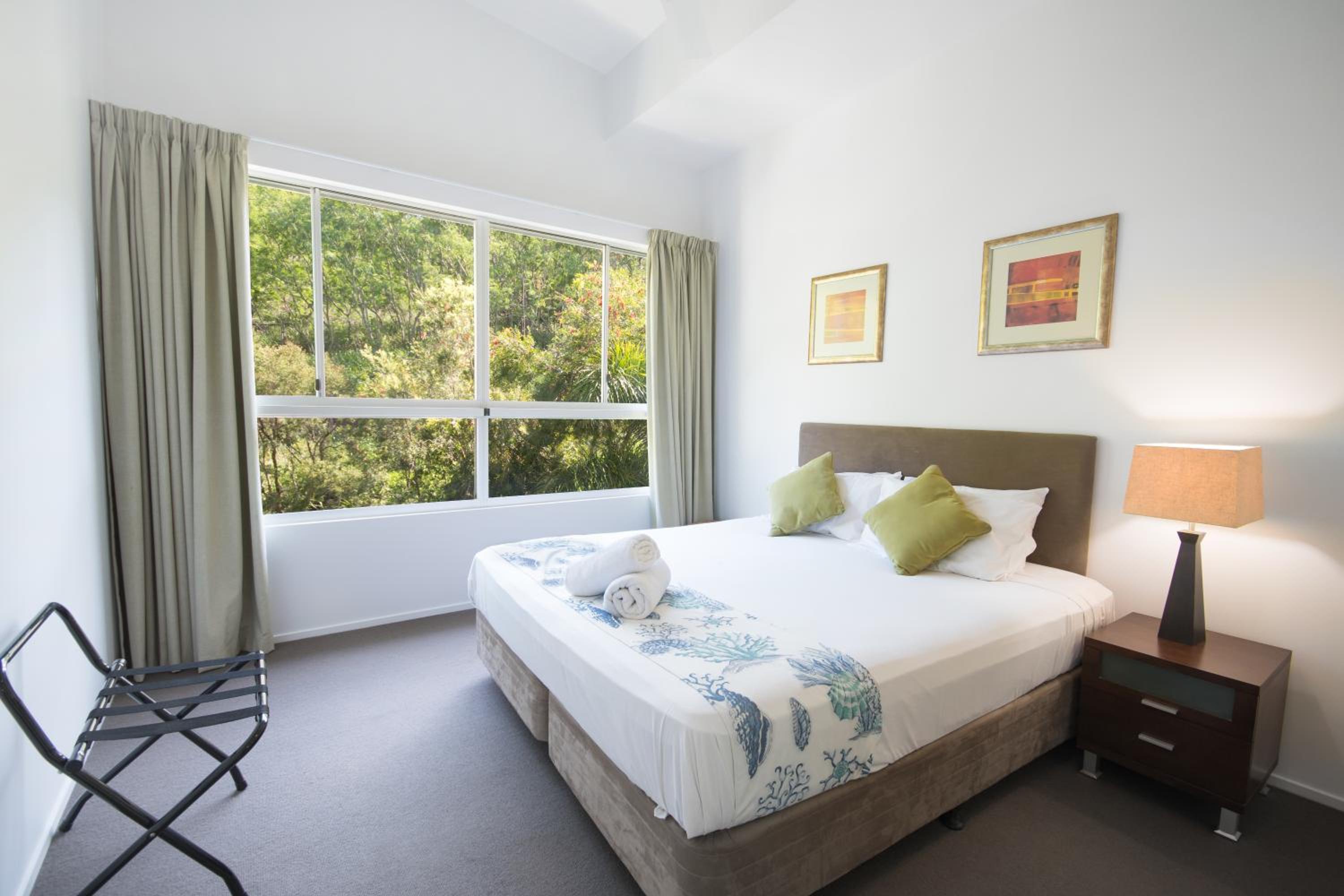 1 Bedroom Top Floor Penthouse with Hot Tub photo 3