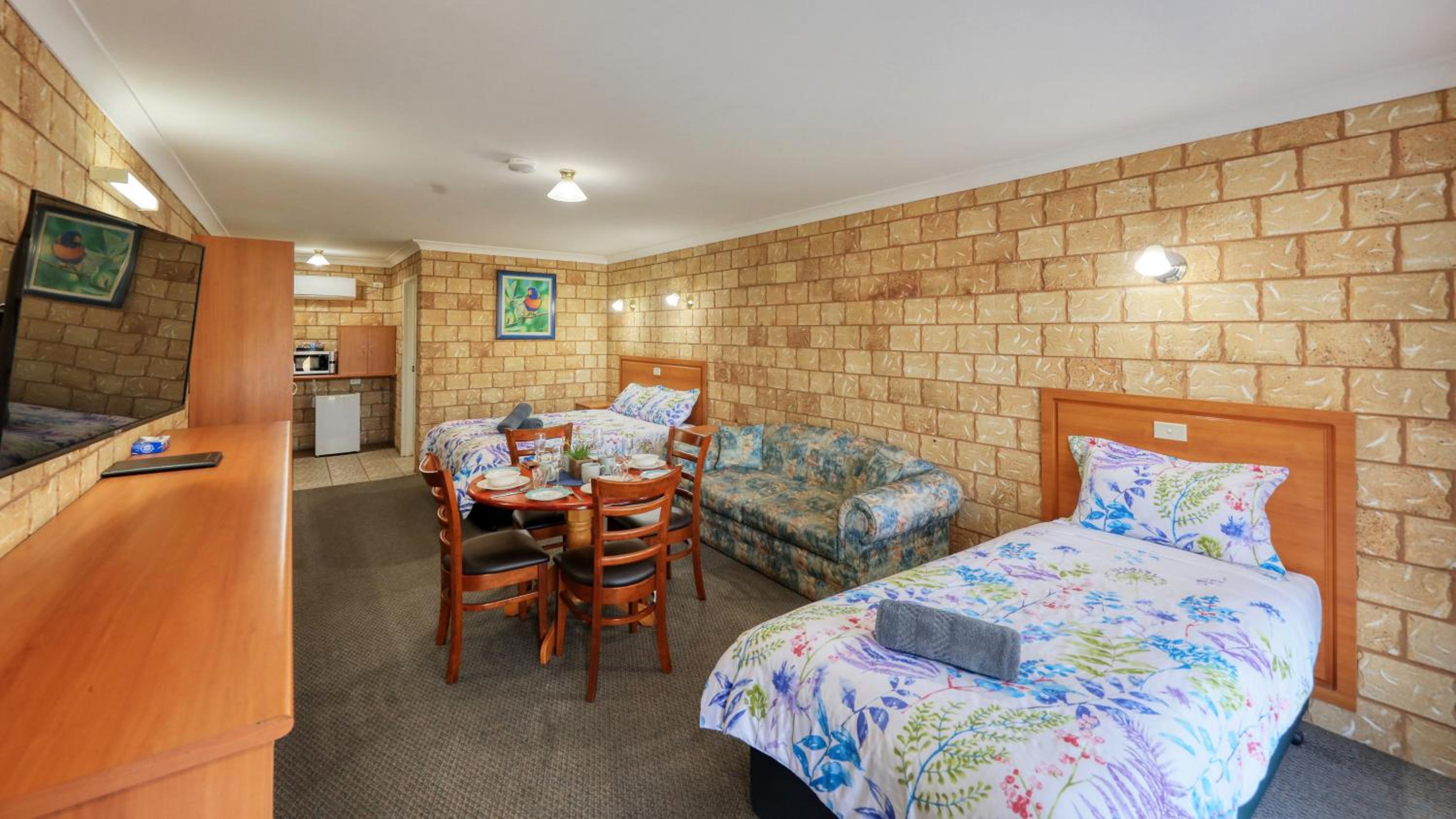 Deluxe Room - Photo 1