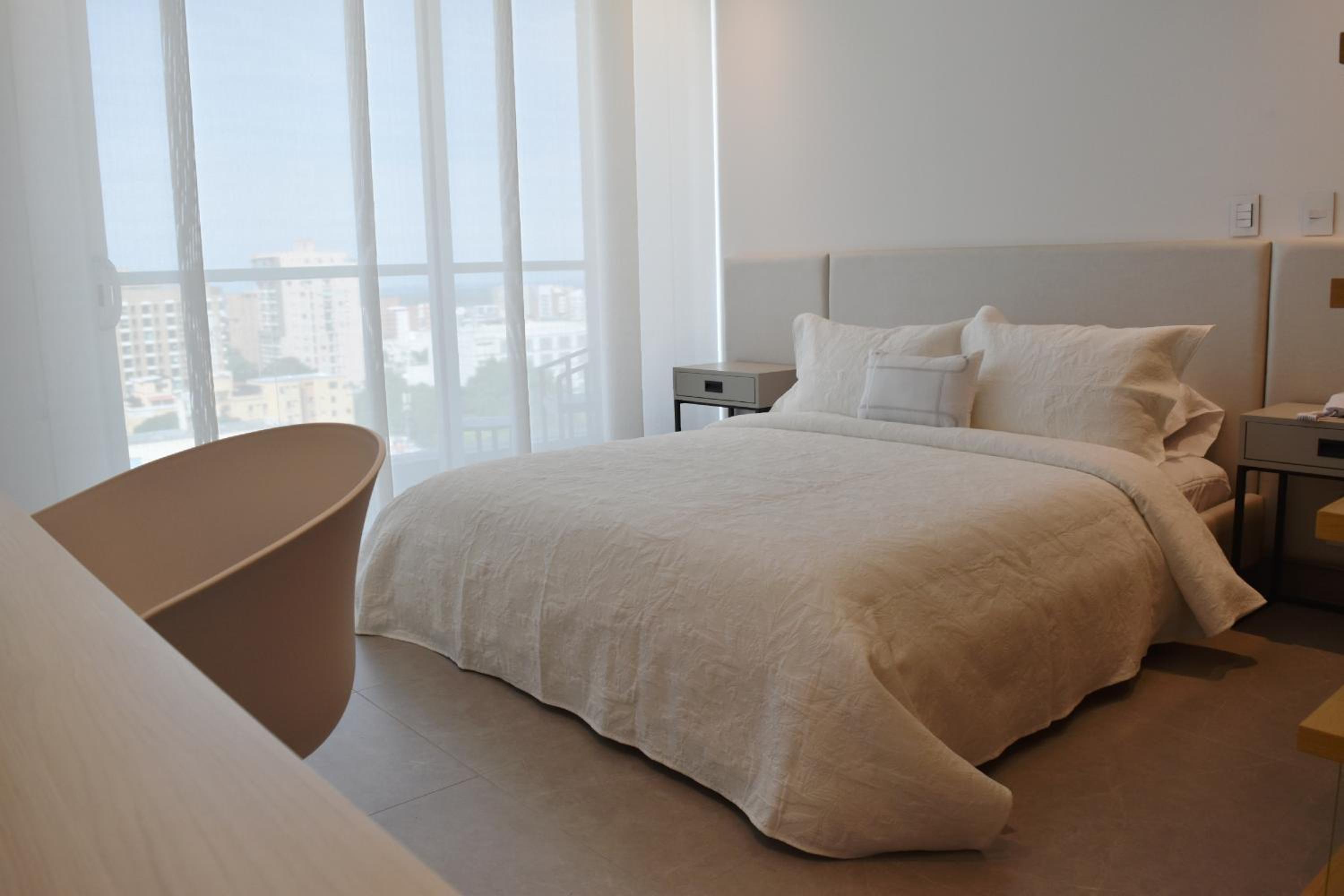 One-Bedroom Apartment photo 1