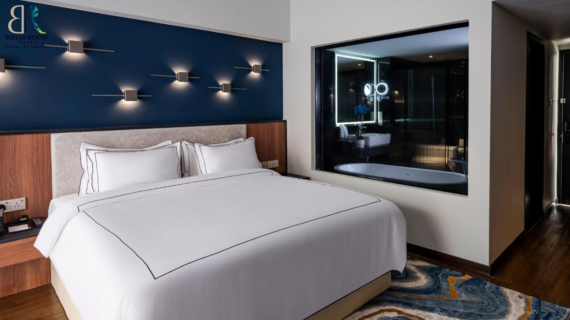 Deluxe King Room - Photo 1
