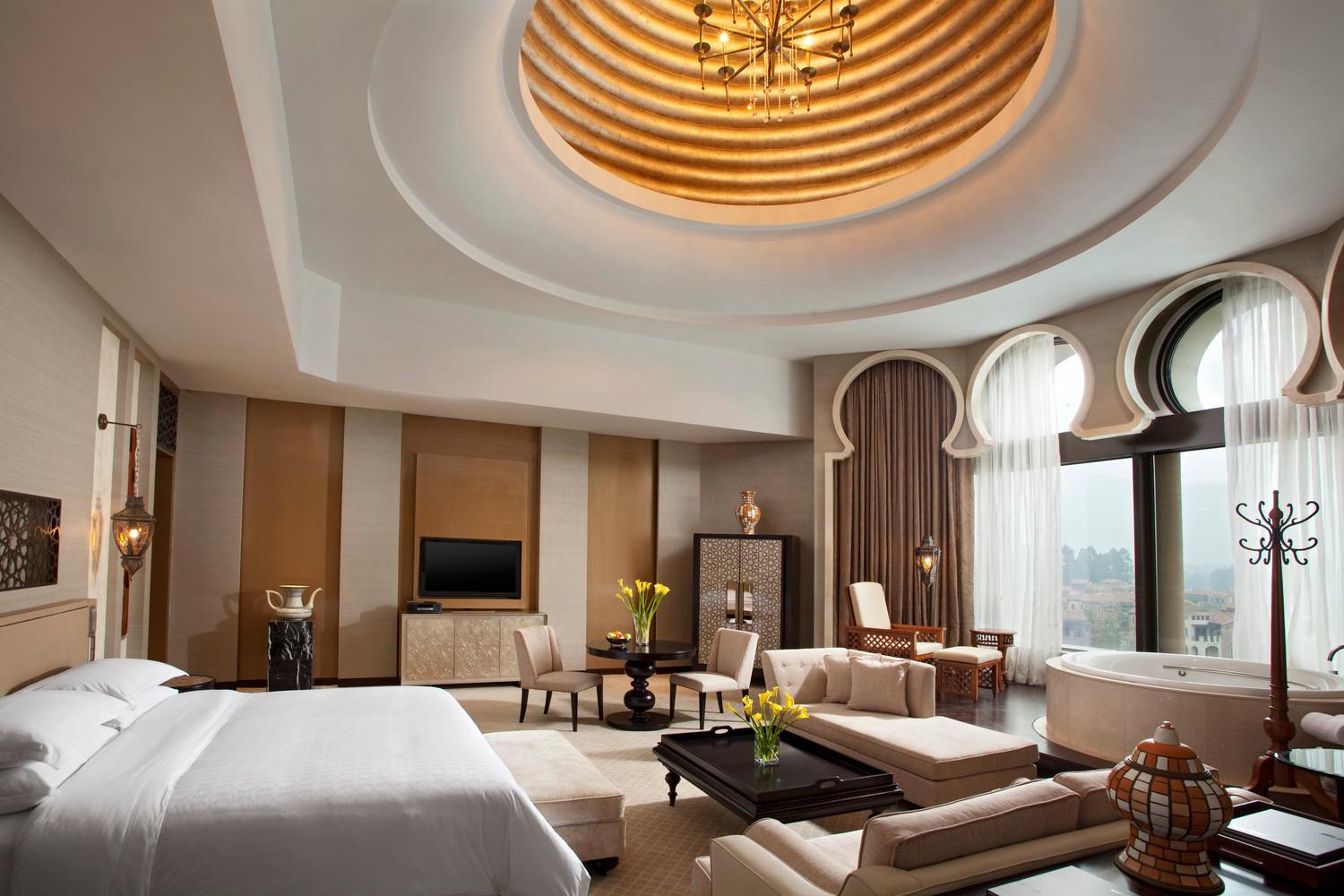Signature Suite, Suite, 1 King, Lake view, High floor