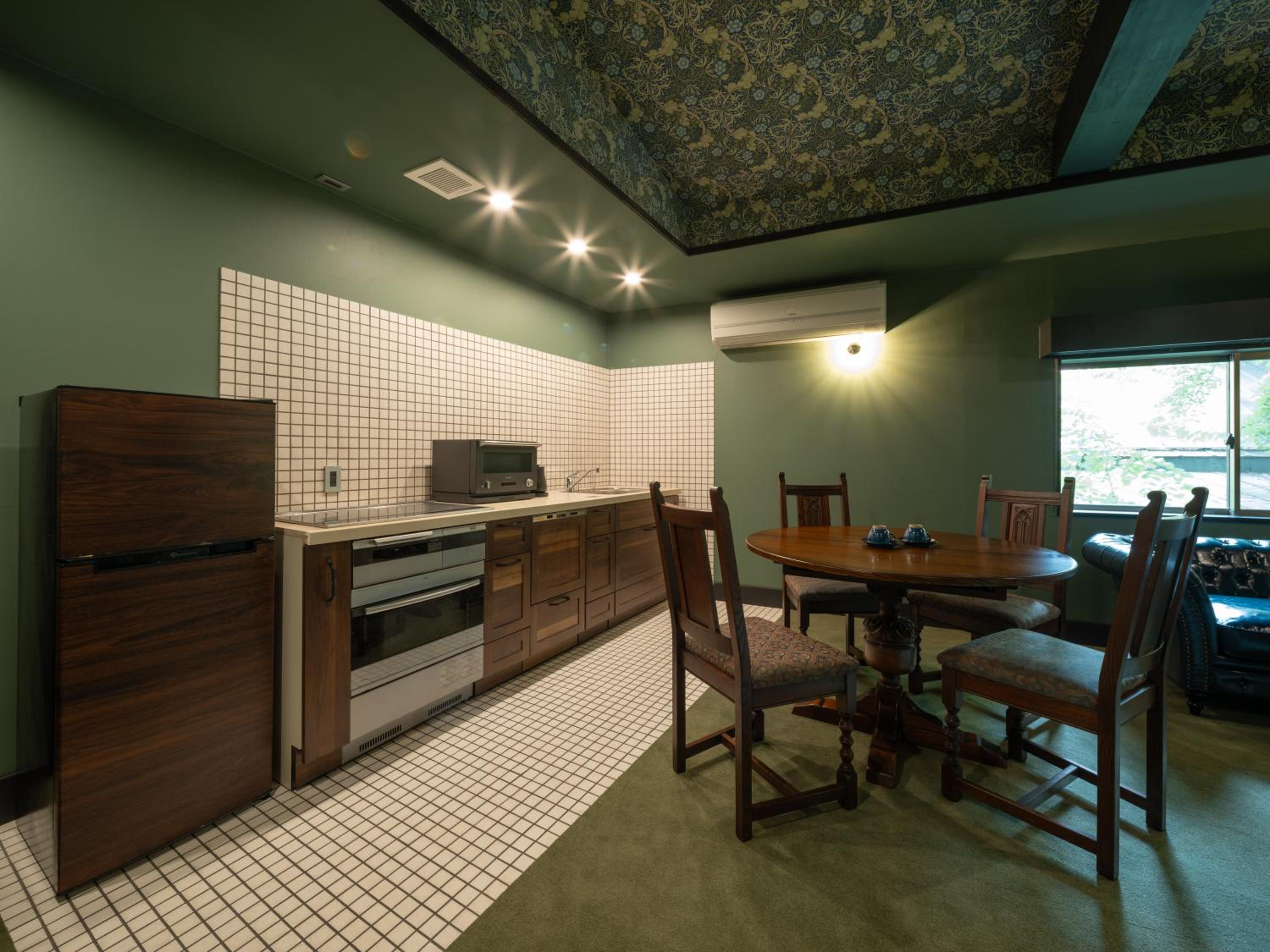 Kitchen Suite Room - Photo 5
