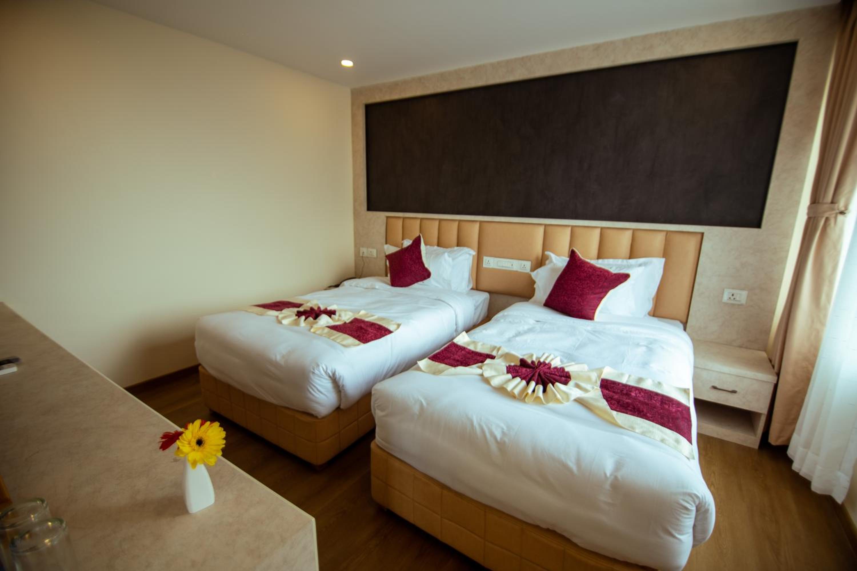 Deluxe Twin Room - Photo 9