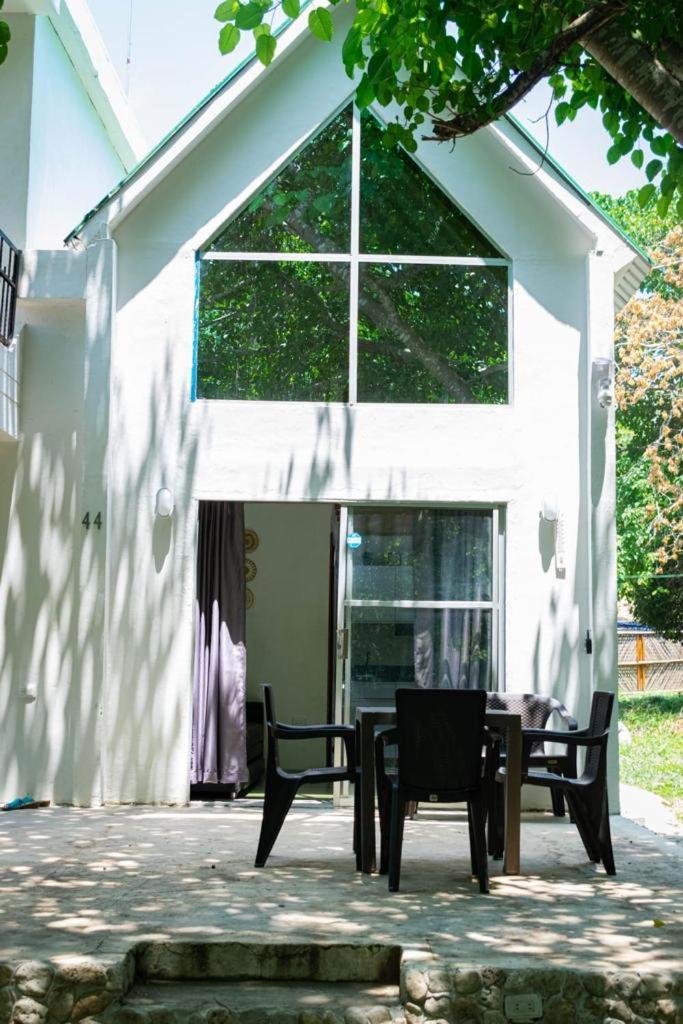 One-Bedroom House photo 1