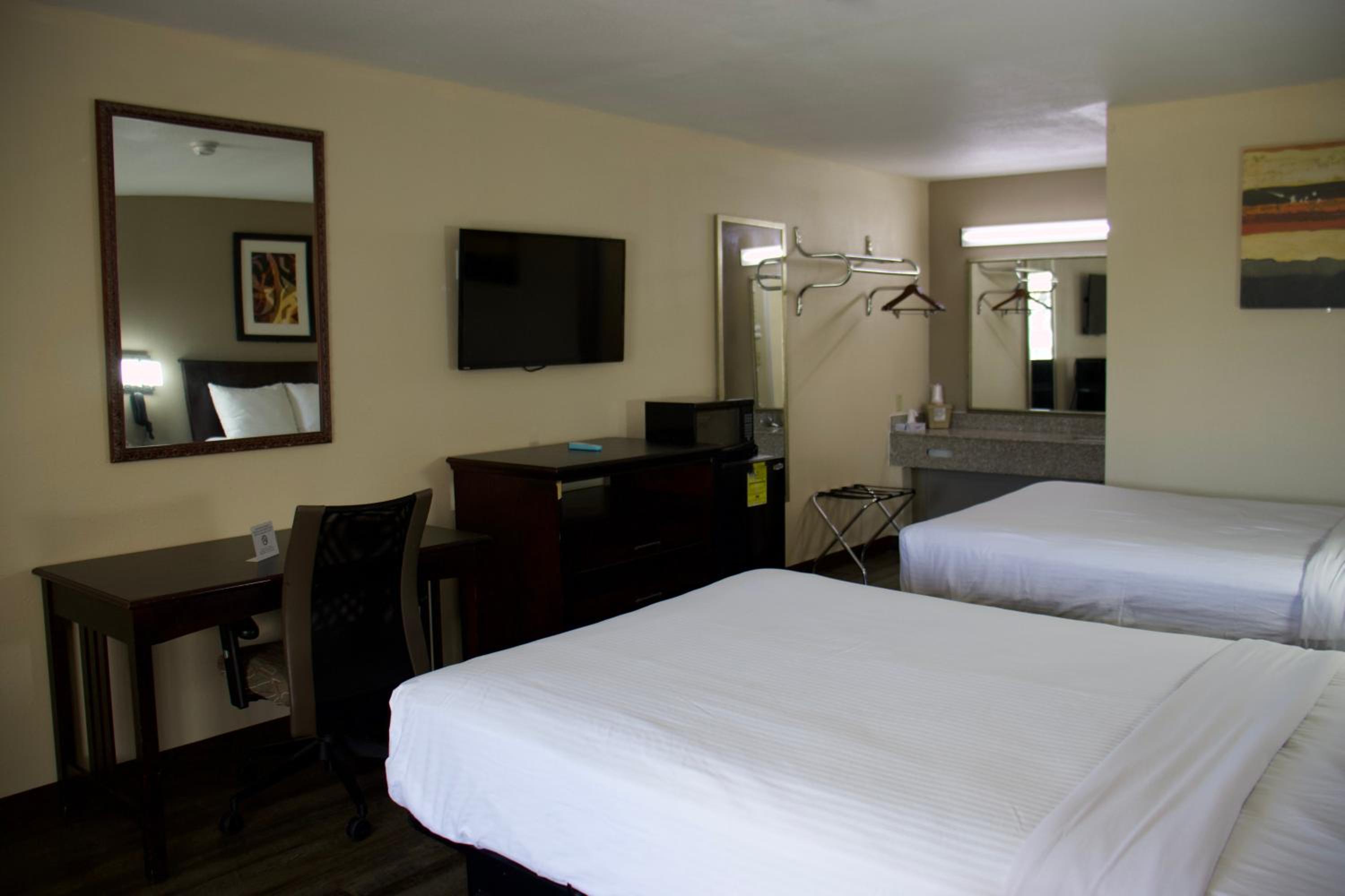 Double Room with Two Double Beds - Non-Smoking photo 2