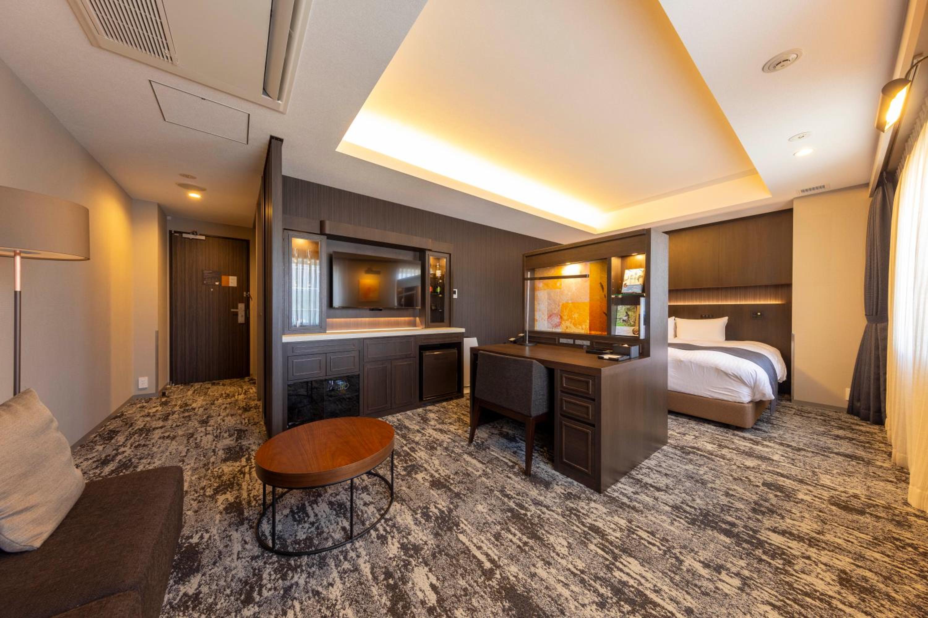 Deluxe King Room - Photo 1