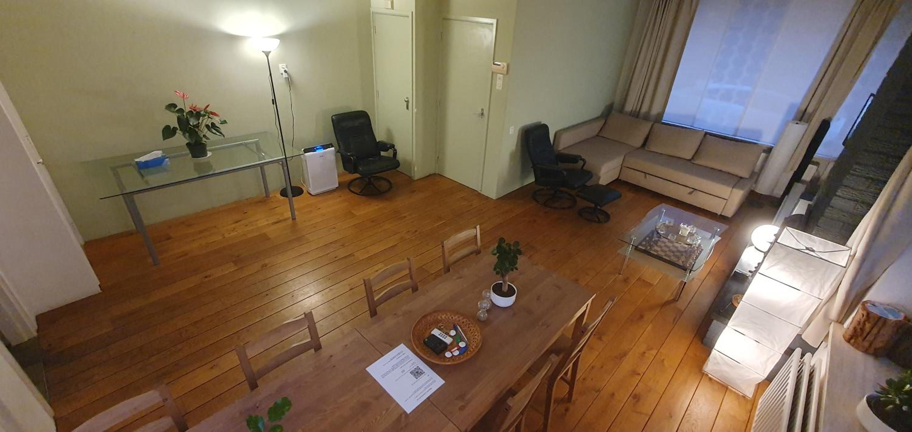 Queen Room photo 2