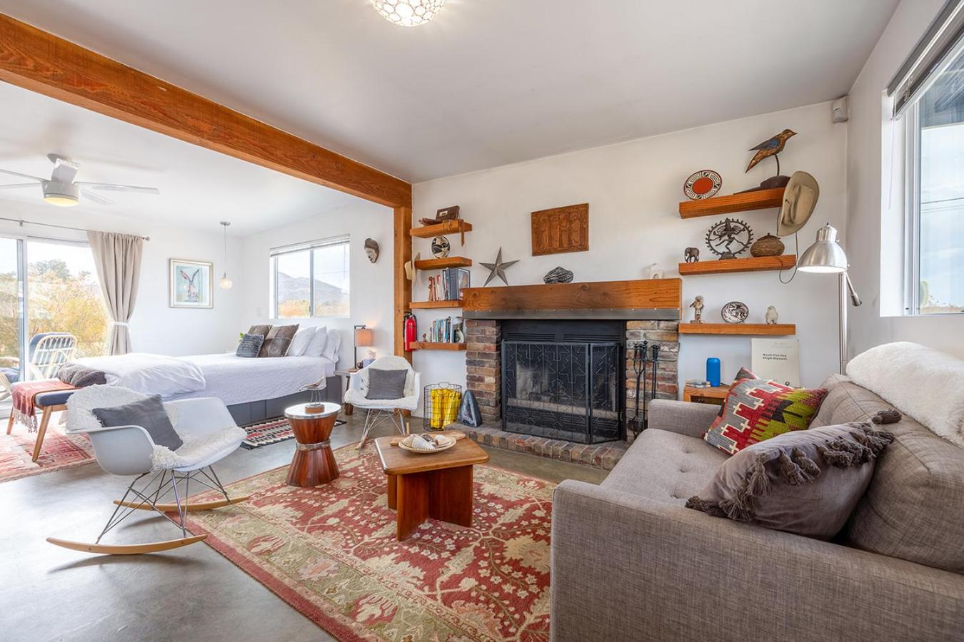 One-Bedroom House photo 1