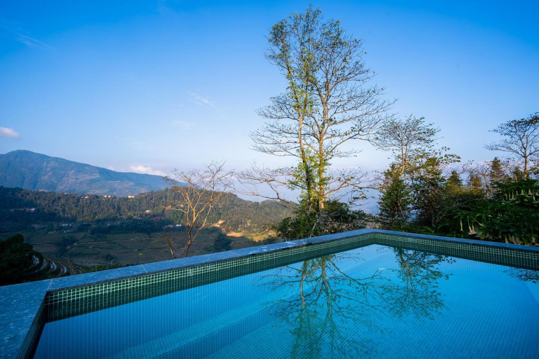 Villa with Private Pool - Photo 3
