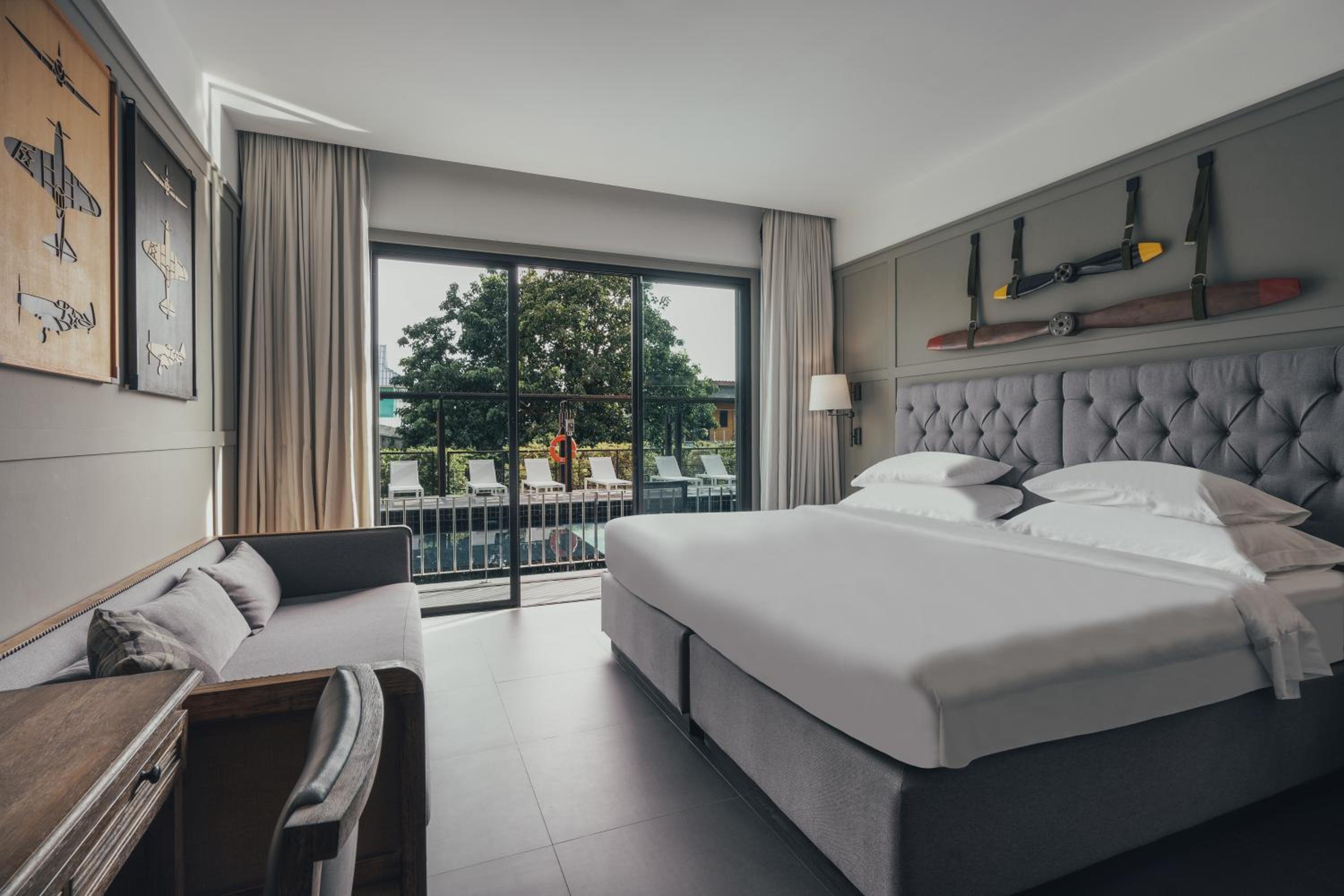 Deluxe Room with Pool Access