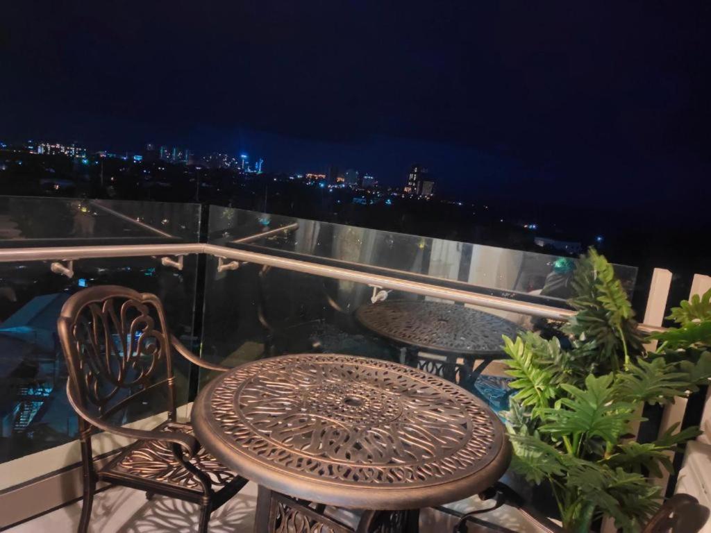 Studio With Balcony