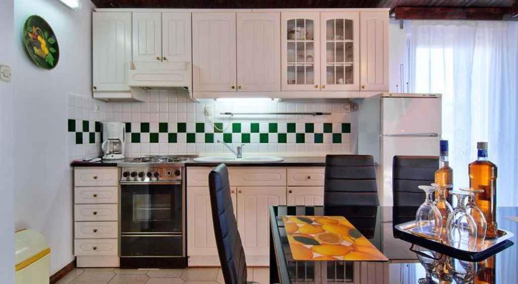 Apartment photo 2
